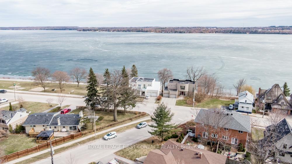 Photo 37 of 44 Kempenfelt Drive, Barrie, North Shore — HOMEH