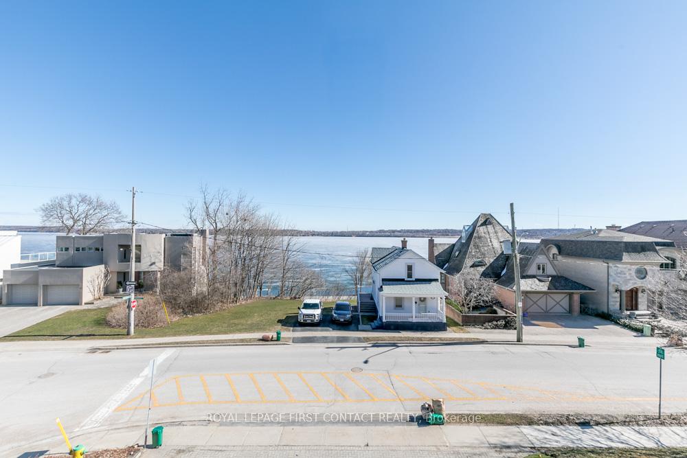 Photo 40 of 44 Kempenfelt Drive, Barrie, North Shore — HOMEH