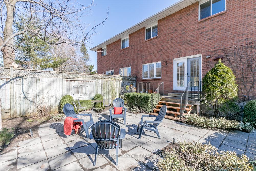 Photo 42 of 44 Kempenfelt Drive, Barrie, North Shore — HOMEH
