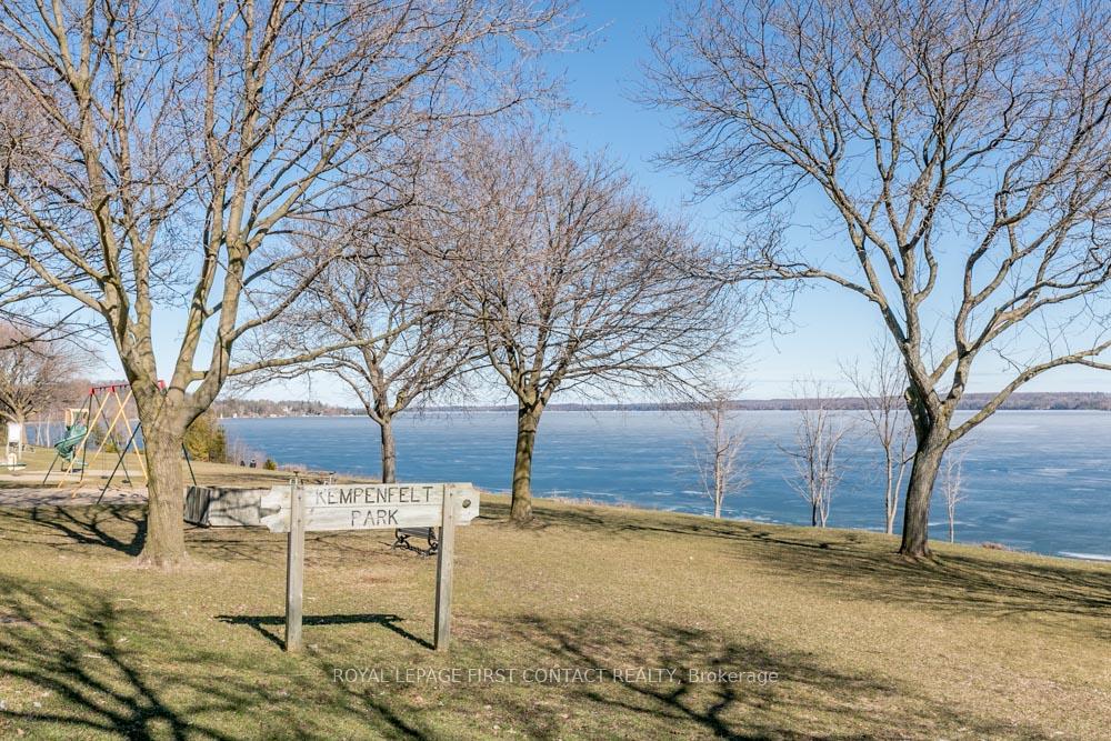 Photo 47 of 44 Kempenfelt Drive, Barrie, North Shore — HOMEH