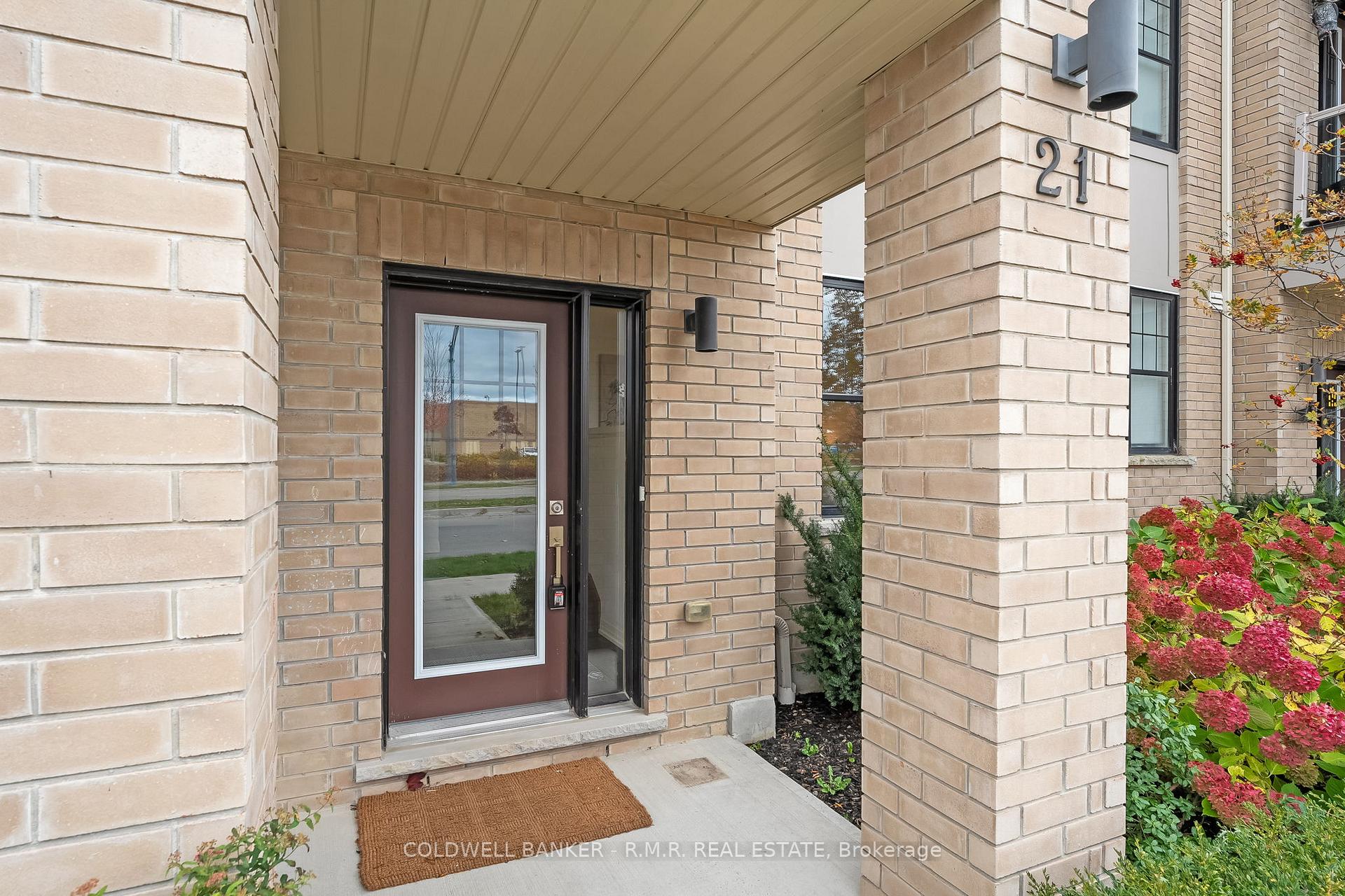 Photo 6 of 21 Prince William Boulevard, Clarington, Bowmanville — HOMEH