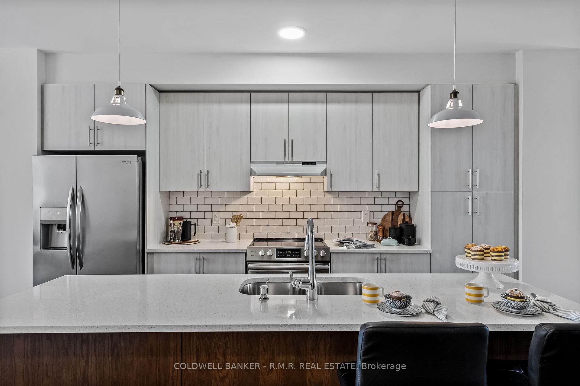 Photo 7 of 21 Prince William Boulevard, Clarington, Bowmanville — HOMEH