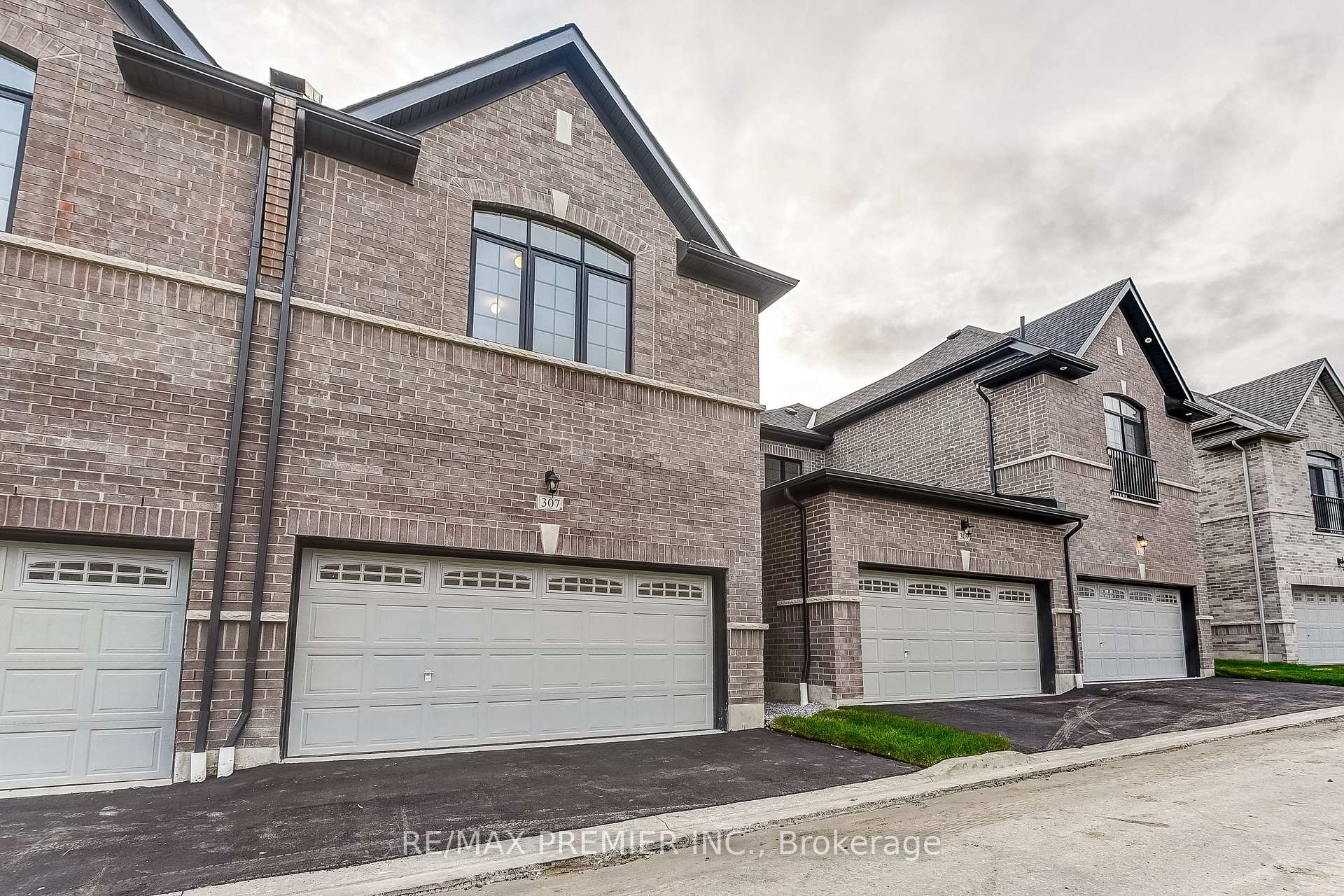 Photo 33 of 307 Coronation Road, Whitby, Rural Whitby — HOMEH