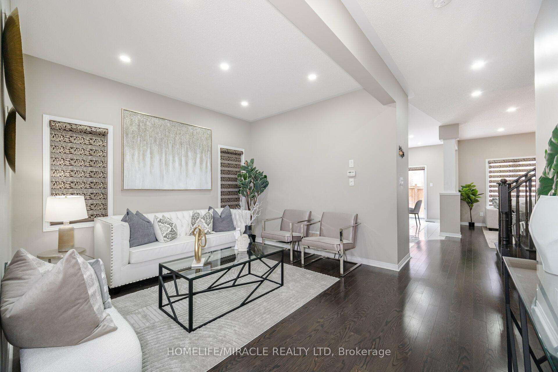 Photo 3 of 23 Fringetree Road, Brampton, Sandringham-Wellington North — HOMEH