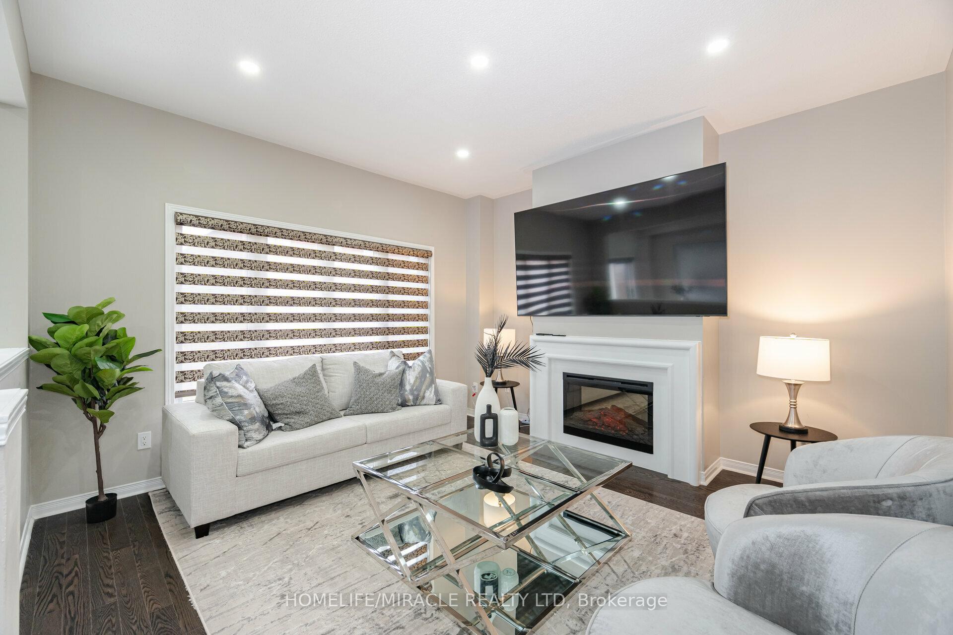 Photo 17 of 23 Fringetree Road, Brampton, Sandringham-Wellington North — HOMEH
