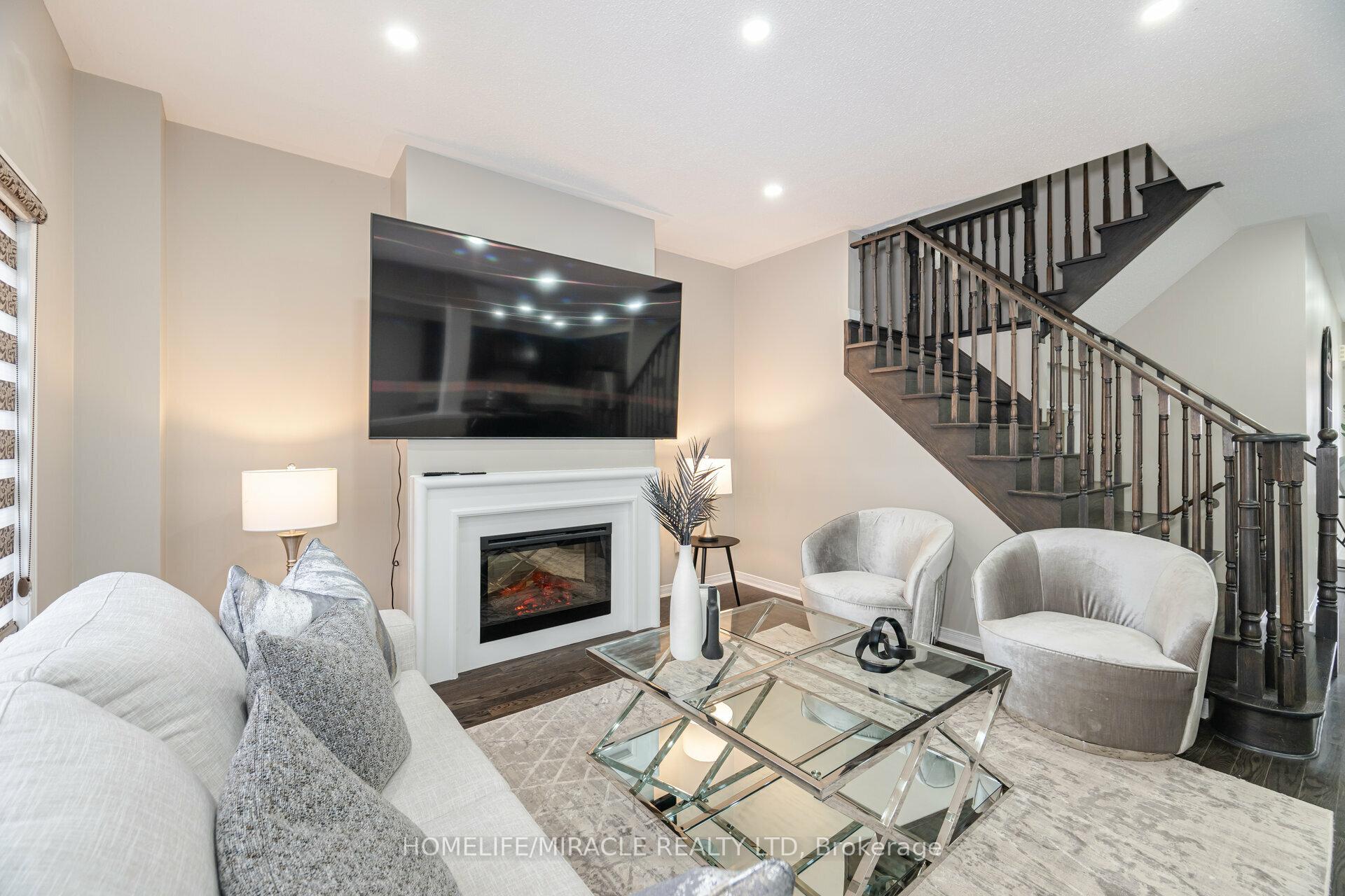 Photo 11 of 23 Fringetree Road, Brampton, Sandringham-Wellington North — HOMEH