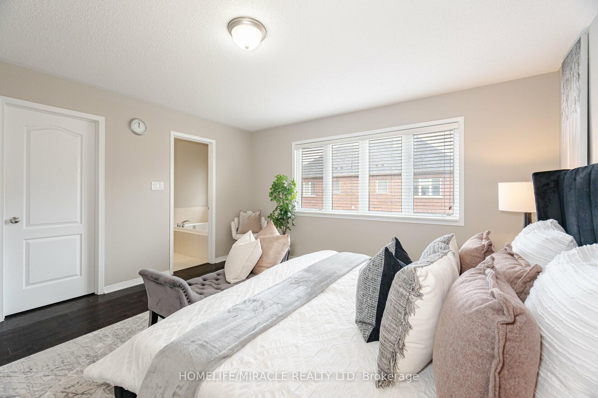 Photo 12 of 23 Fringetree Road, Brampton, Sandringham-Wellington North — HOMEH