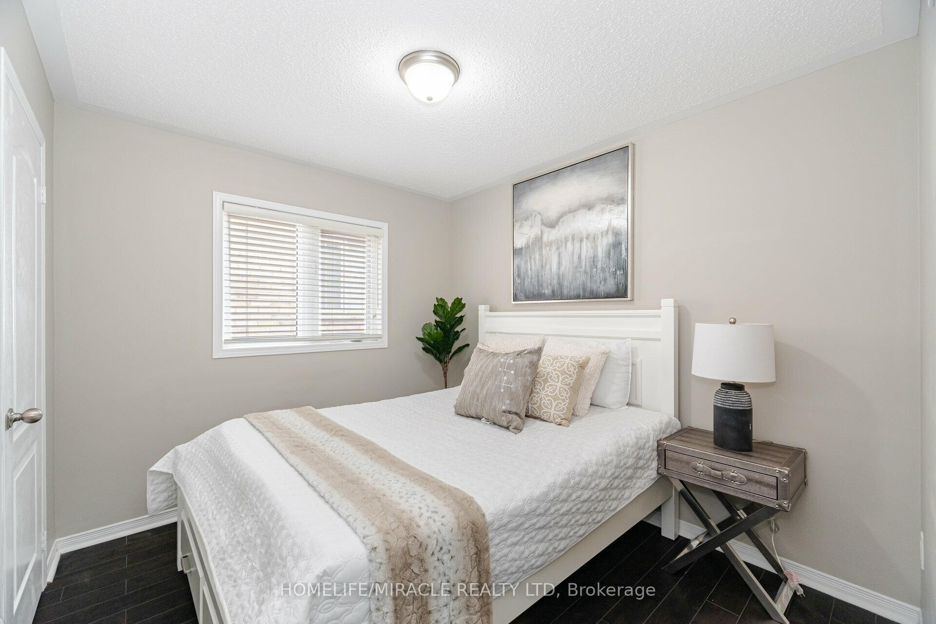 Photo 27 of 23 Fringetree Road, Brampton, Sandringham-Wellington North — HOMEH