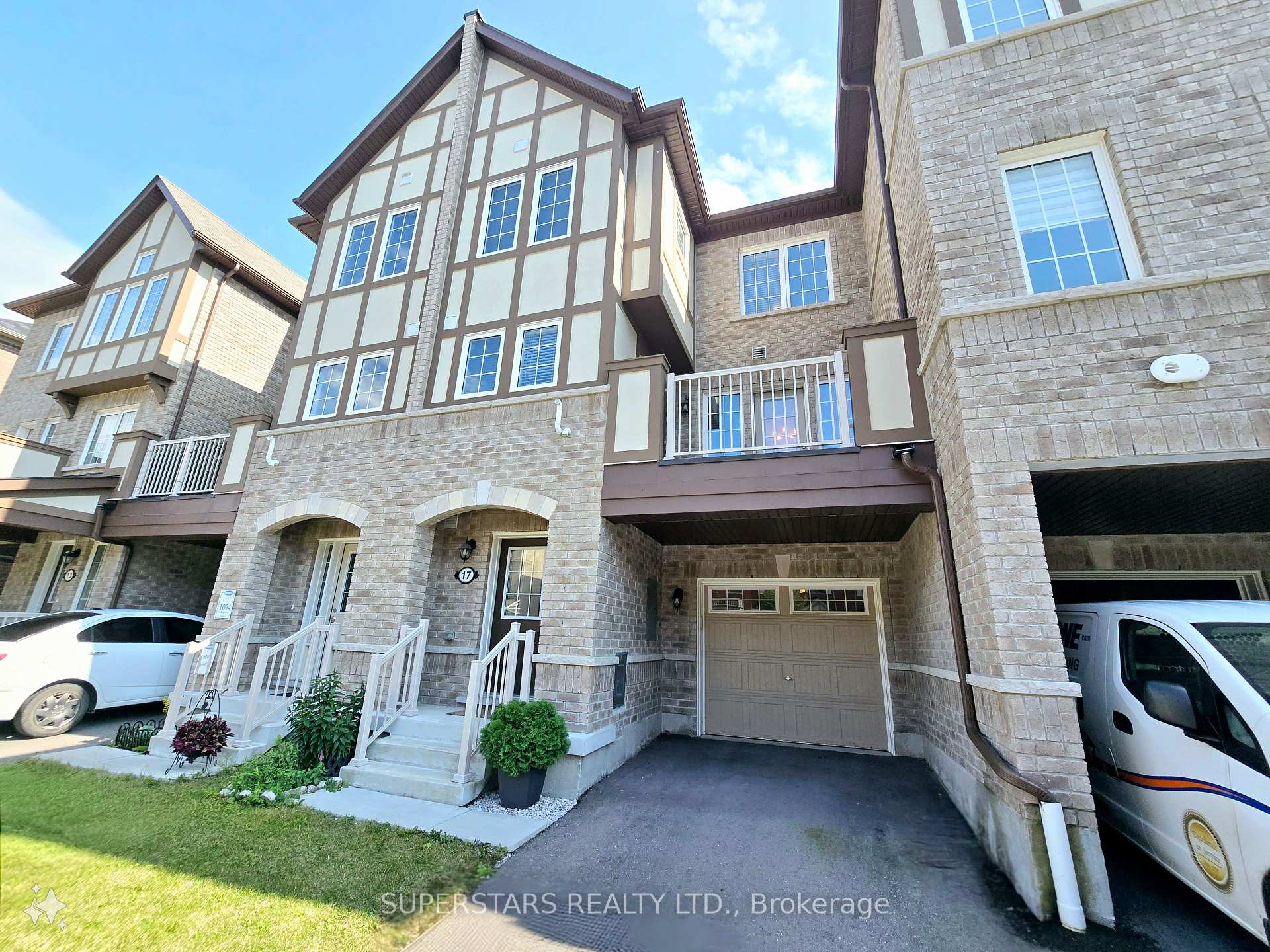 Front of 17 Bluegill Crescent