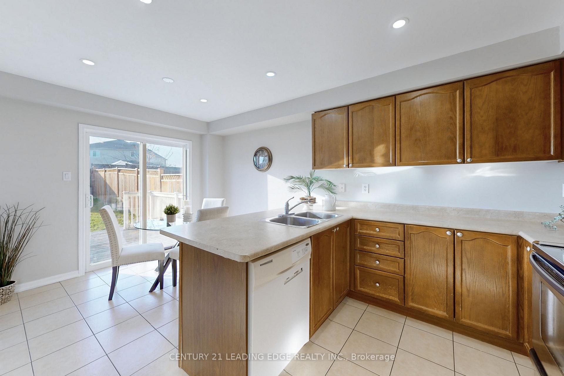 Photo 10 of 120 Brooking Street, Clarington, Bowmanville — HOMEH