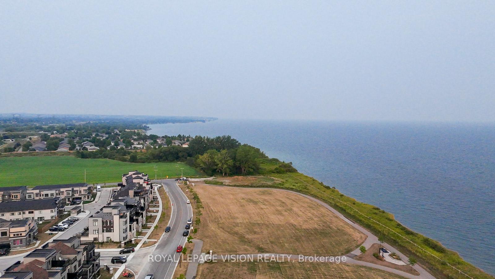 Photo 1 of 74 Caspian Square, Clarington, Bowmanville — HOMEH