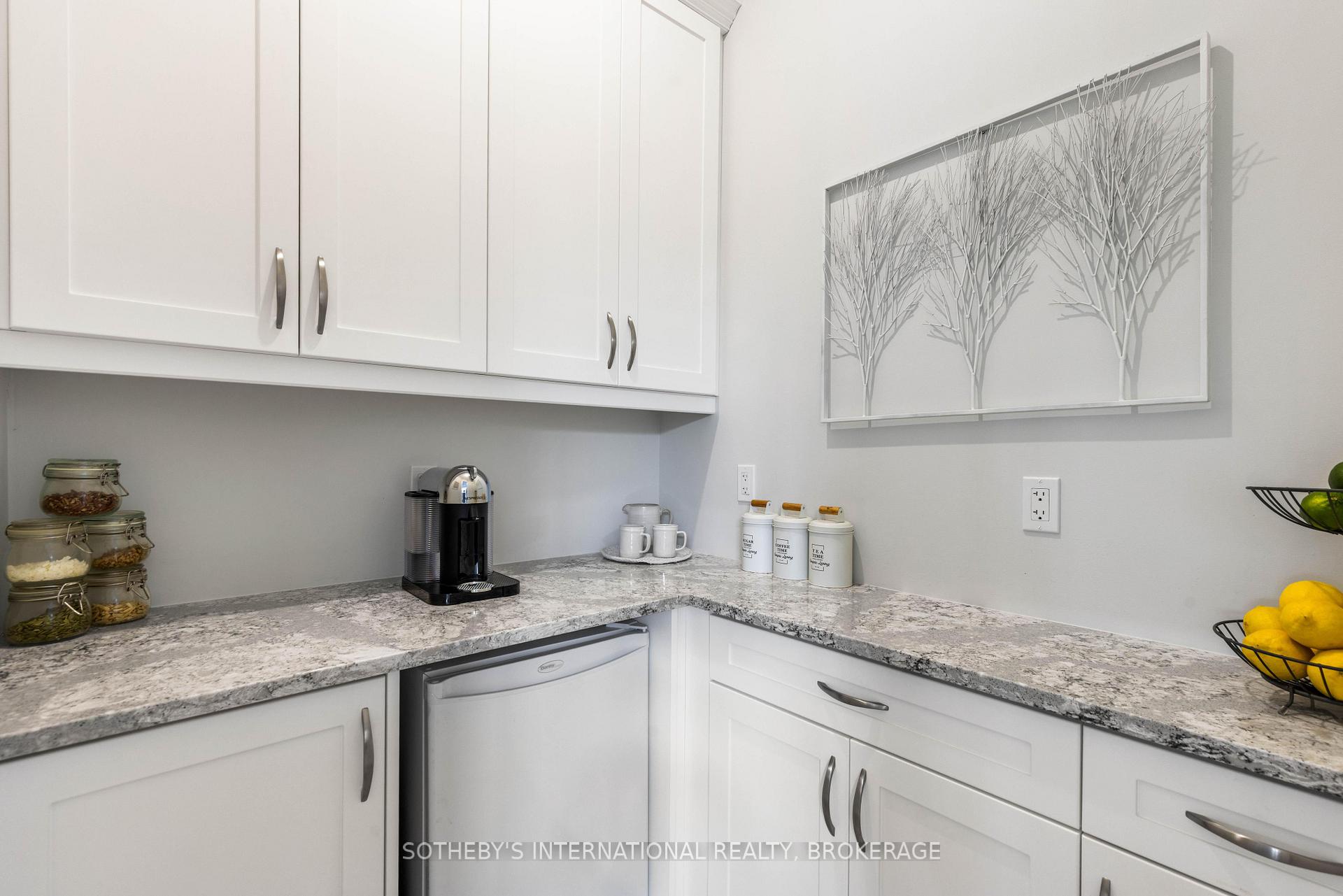 Photo 6 of 51 Tews Lane, Hamilton, Dundas — HOMEH