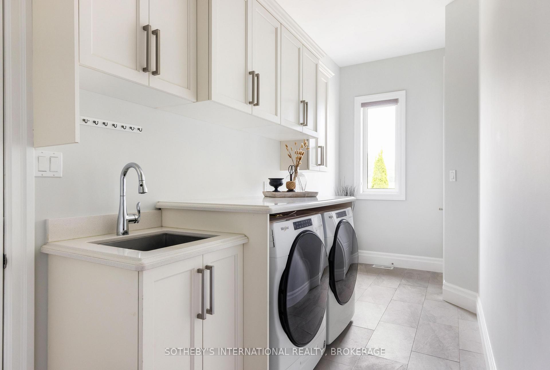 Photo 23 of 51 Tews Lane, Hamilton, Dundas — HOMEH