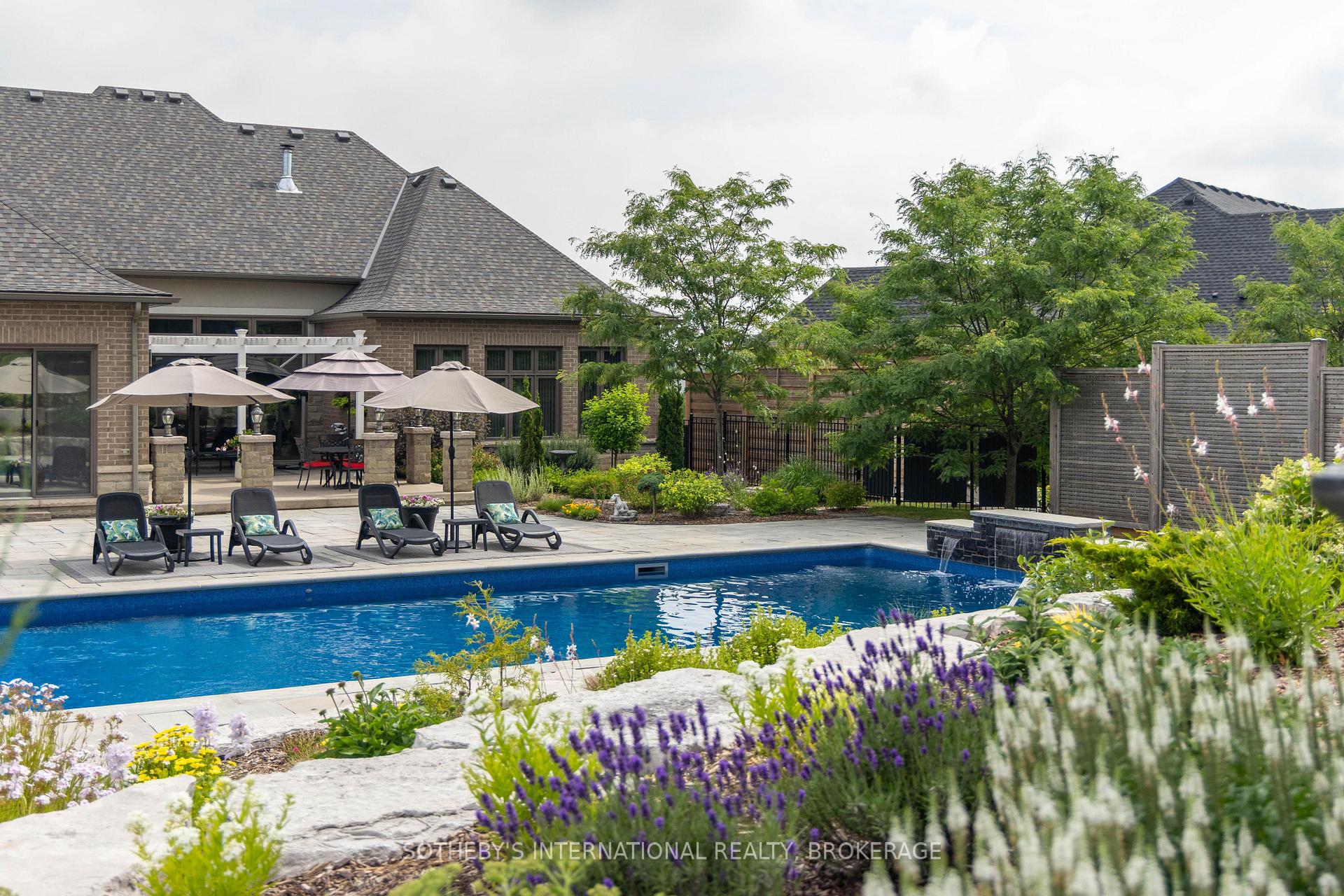 Photo 45 of 51 Tews Lane, Hamilton, Dundas — HOMEH