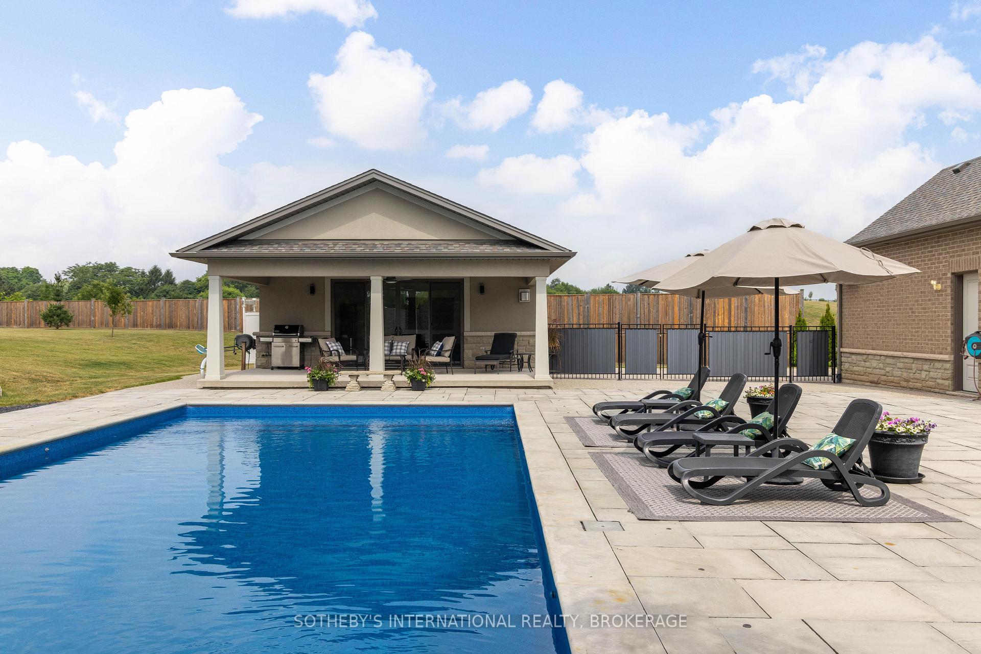 Photo 44 of 51 Tews Lane, Hamilton, Dundas — HOMEH
