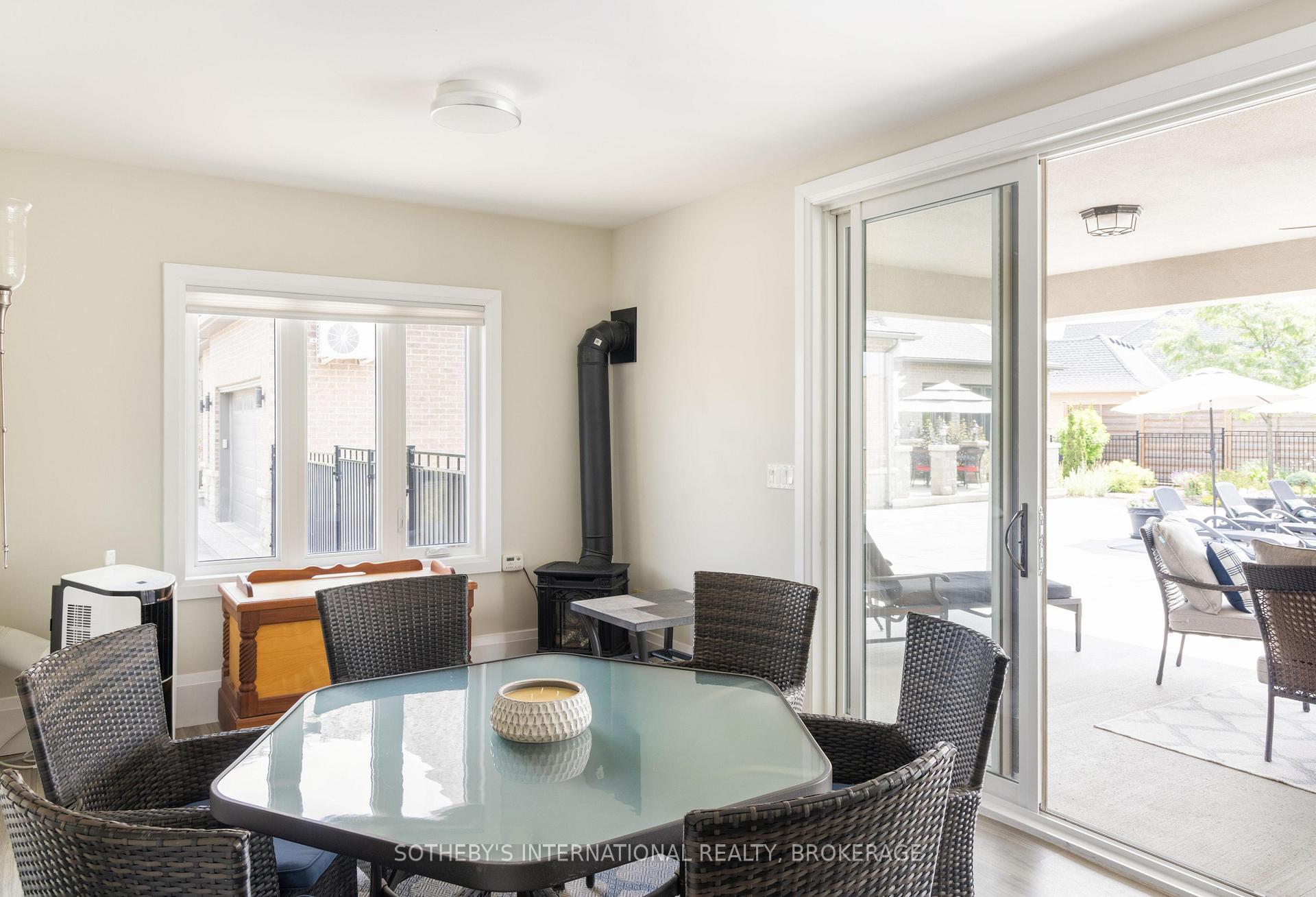 Photo 38 of 51 Tews Lane, Hamilton, Dundas — HOMEH