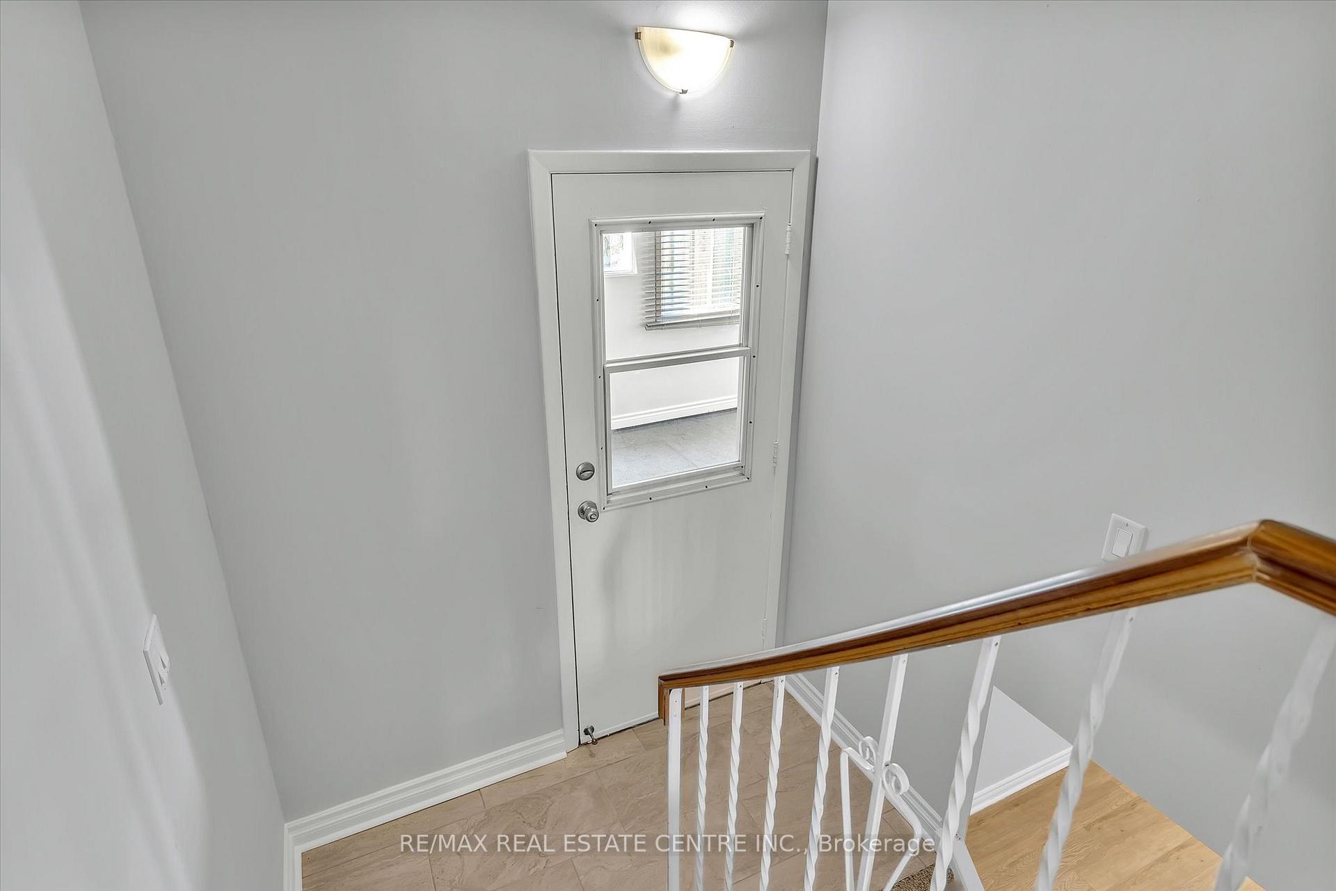 Photo 13 of 914 Ivy Court, Oshawa, Donevan — HOMEH