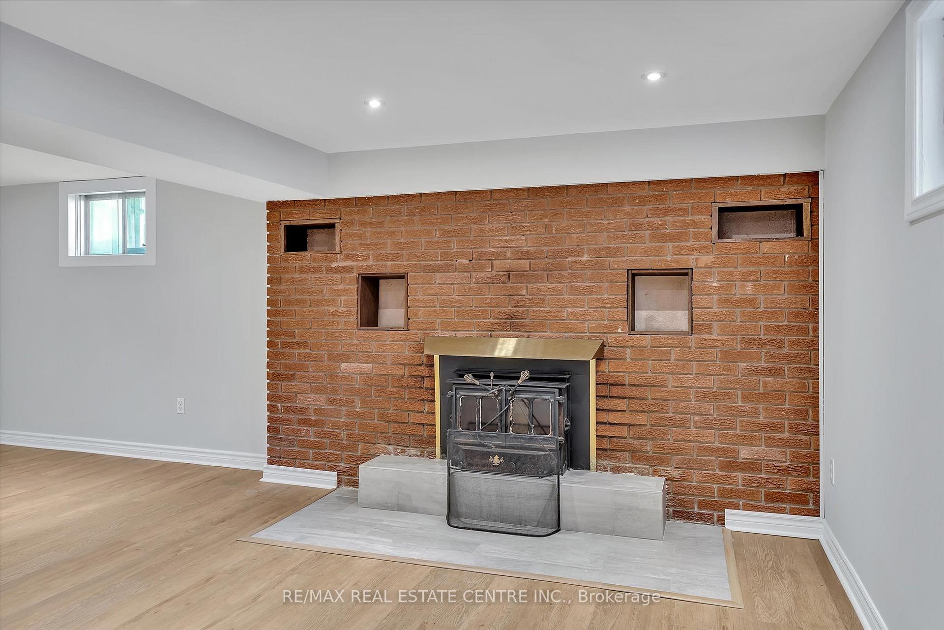 Photo 21 of 914 Ivy Court, Oshawa, Donevan — HOMEH