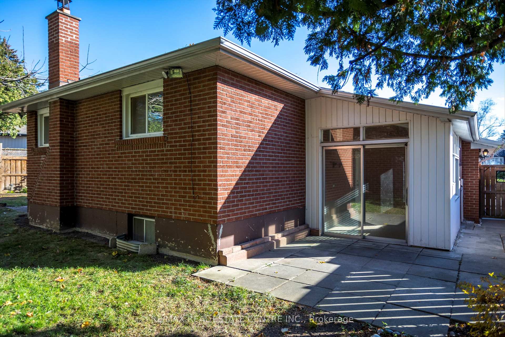 Photo 39 of 914 Ivy Court, Oshawa, Donevan — HOMEH