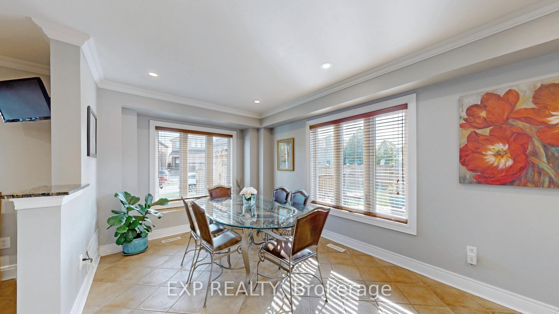Photo 11 of 347 Via Carmine Avenue, Vaughan, Sonoma Heights — HOMEH