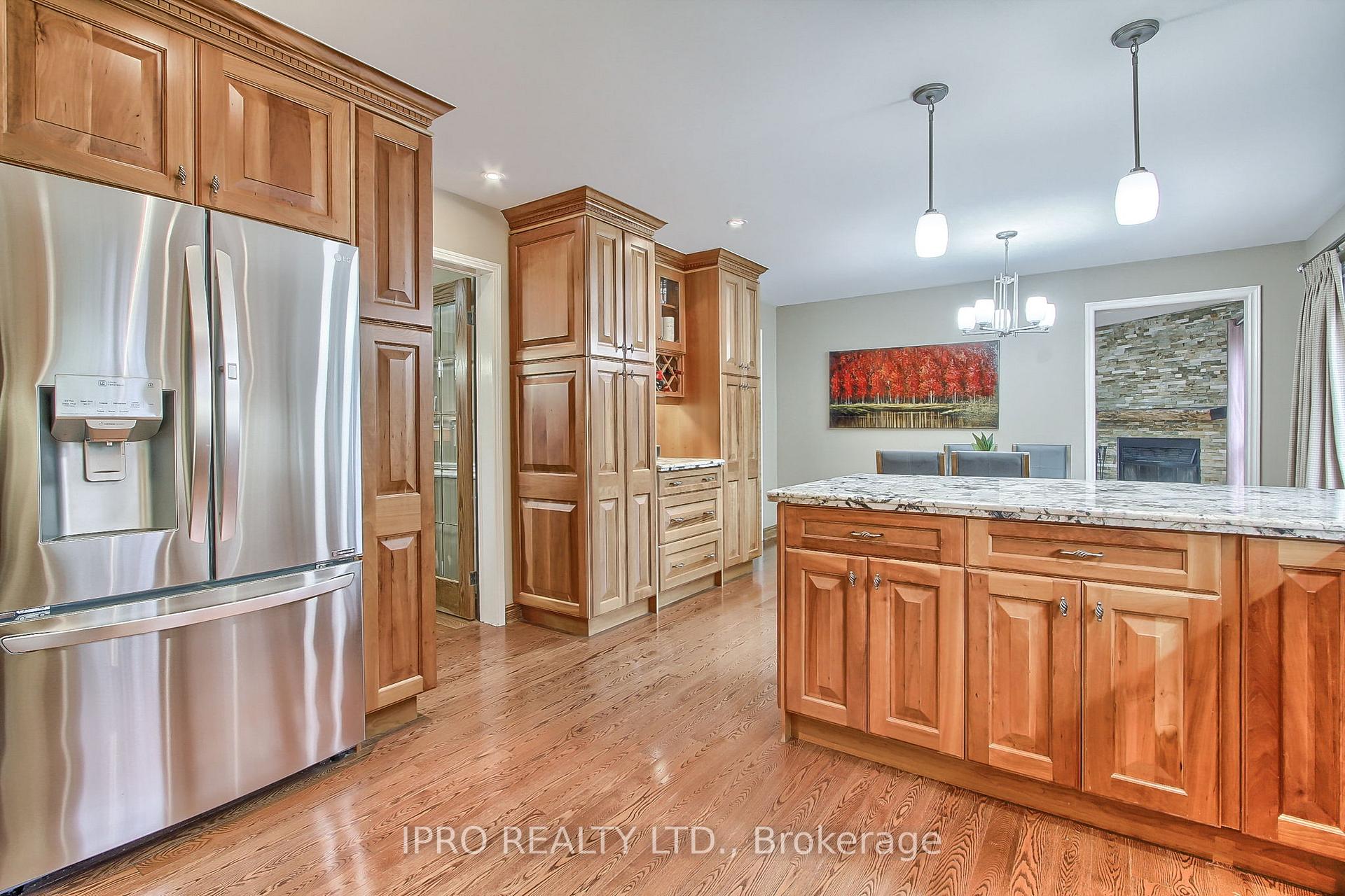 Photo 18 of 10 Delayne Drive, Aurora, Aurora Heights — HOMEH