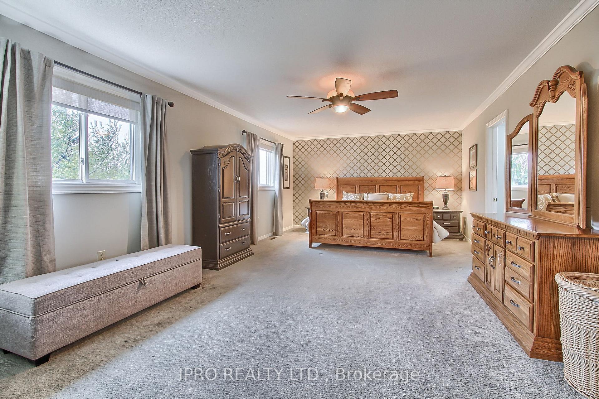 Photo 16 of 10 Delayne Drive, Aurora, Aurora Heights — HOMEH