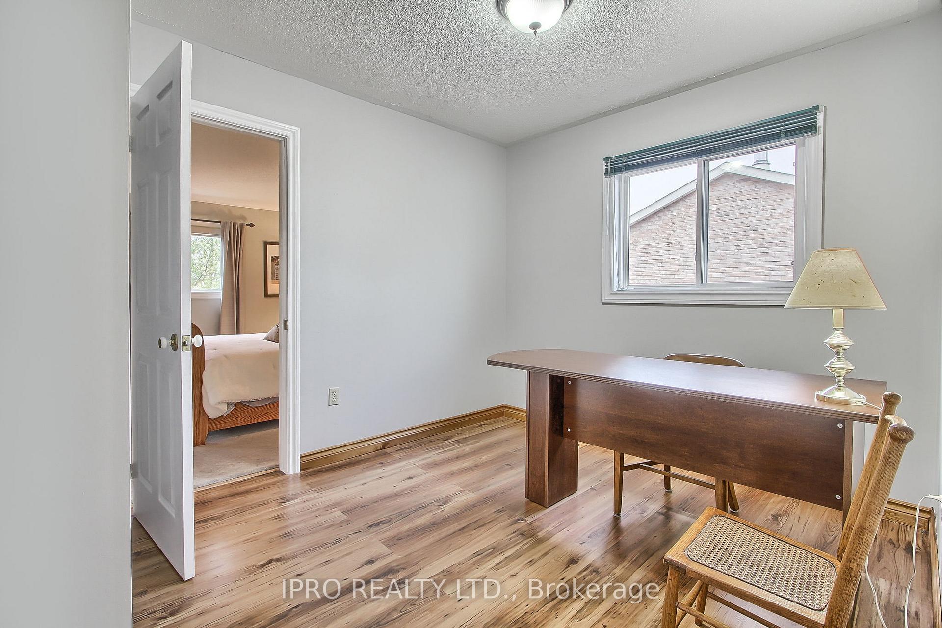 Photo 20 of 10 Delayne Drive, Aurora, Aurora Heights — HOMEH