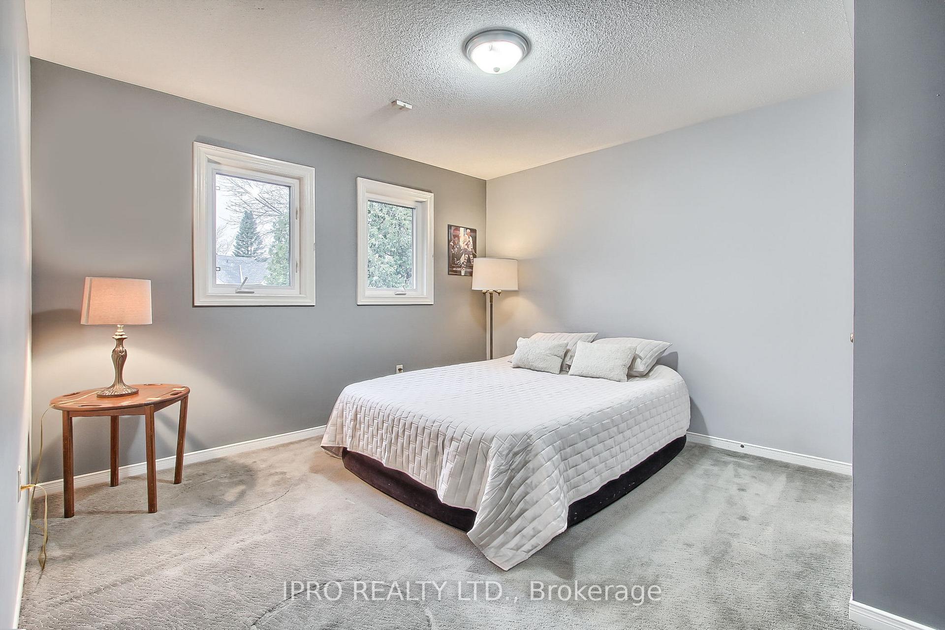 Photo 22 of 10 Delayne Drive, Aurora, Aurora Heights — HOMEH