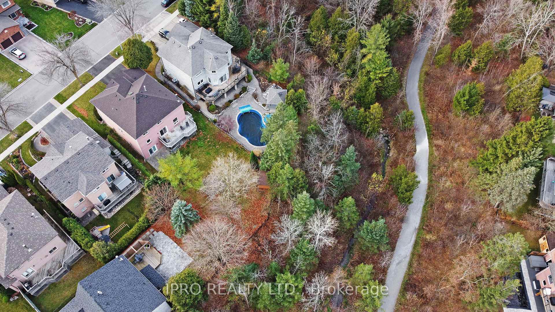 Photo 38 of 10 Delayne Drive, Aurora, Aurora Heights — HOMEH