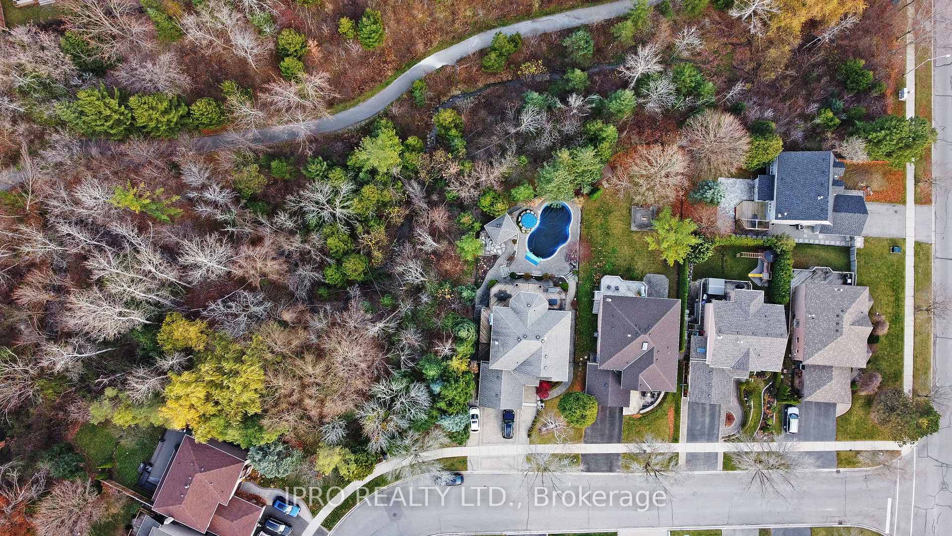 Photo 37 of 10 Delayne Drive, Aurora, Aurora Heights — HOMEH