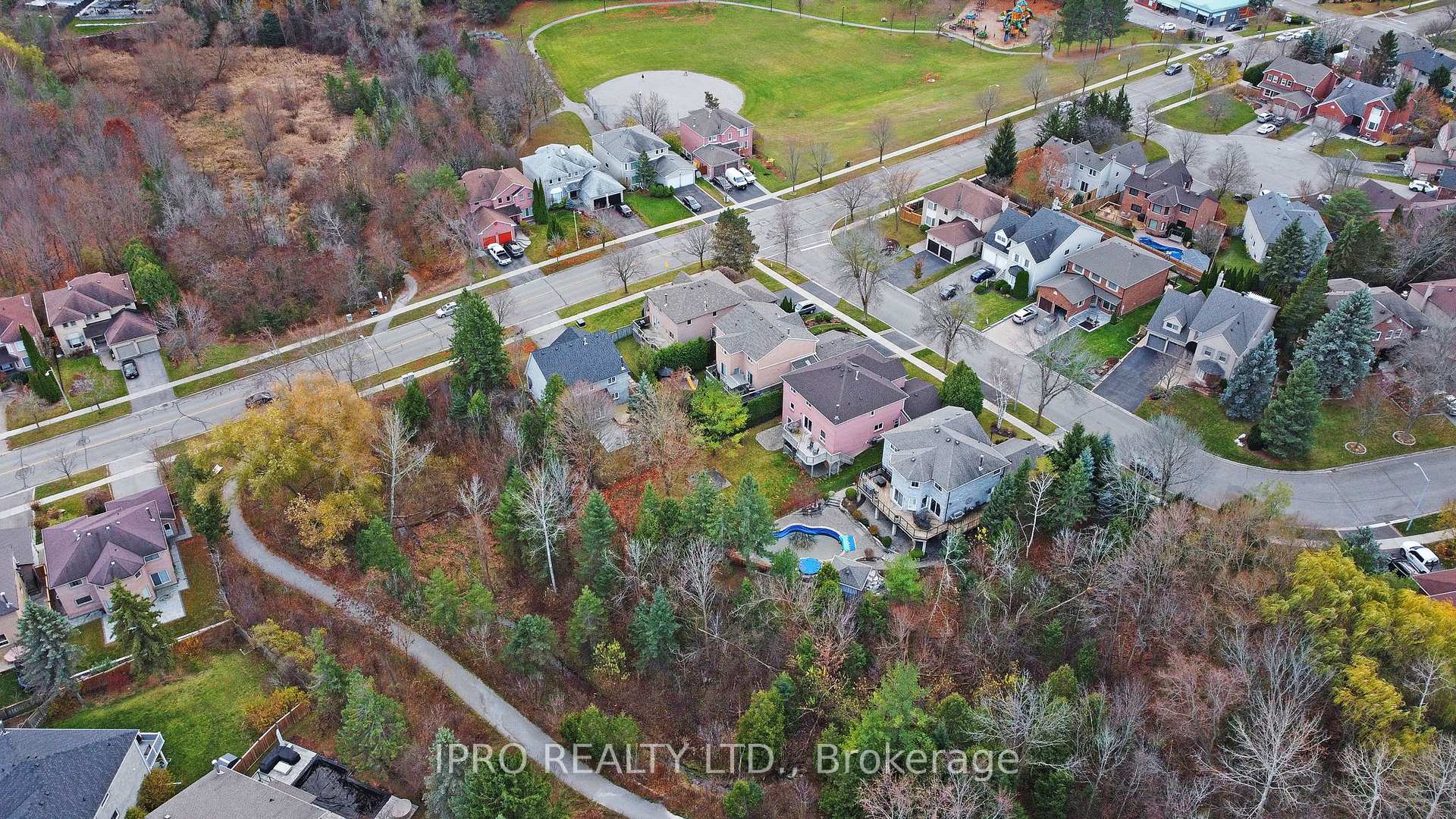 Photo 32 of 10 Delayne Drive, Aurora, Aurora Heights — HOMEH