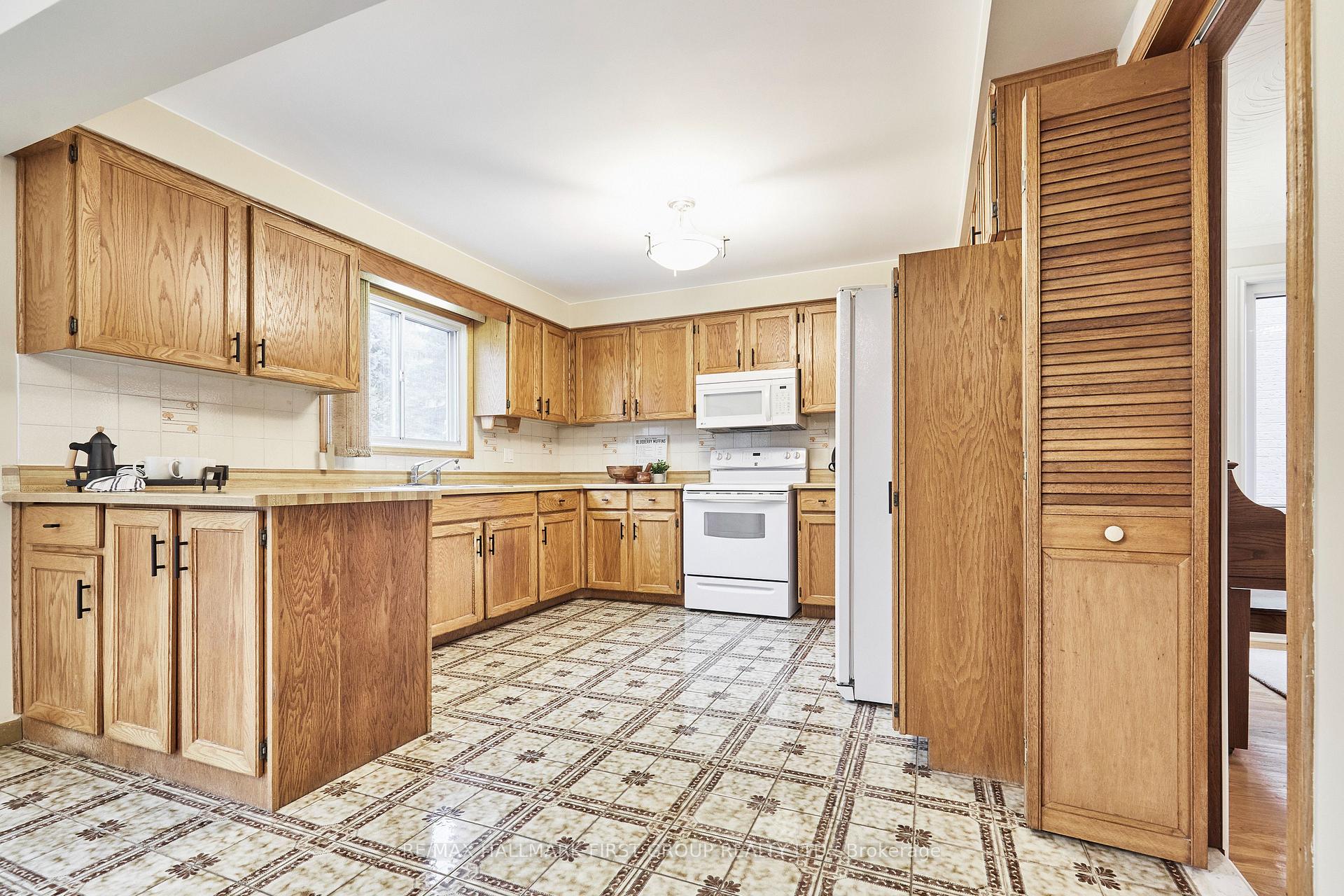 Photo 8 of 542 McLeod Crescent, Pickering, Rosebank — HOMEH