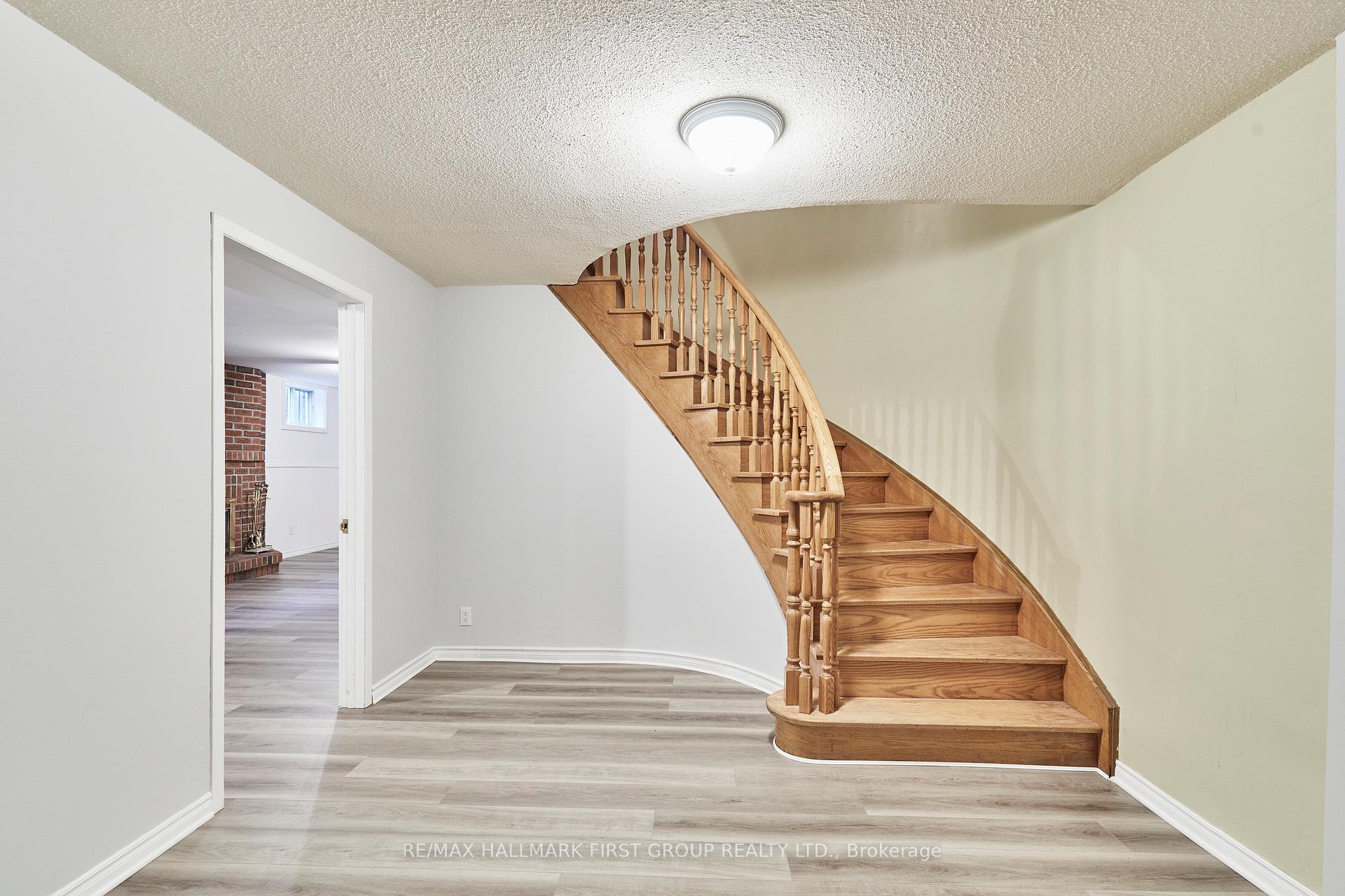 Photo 34 of 542 McLeod Crescent, Pickering, Rosebank — HOMEH