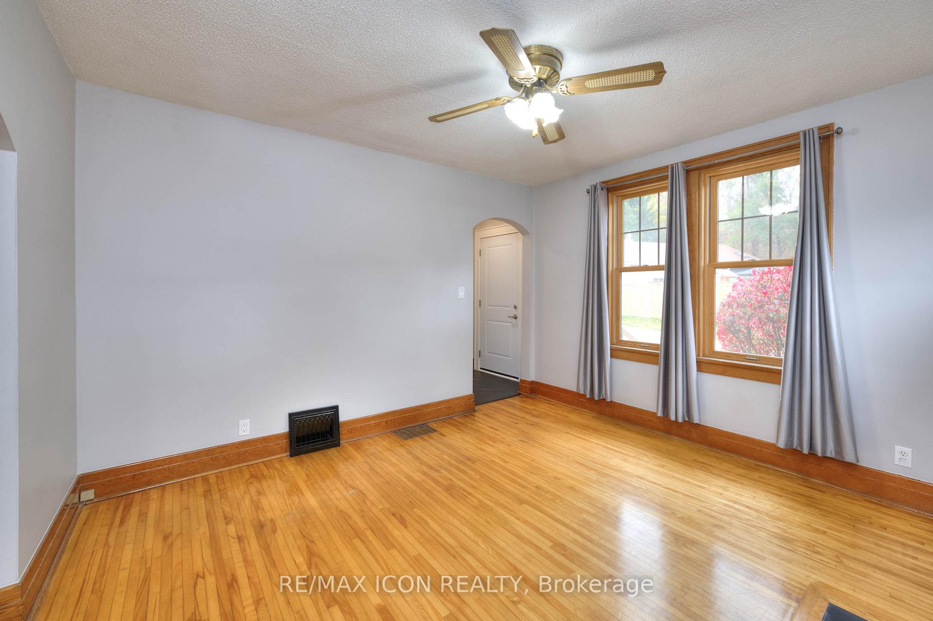 Photo 9 of 96 Spruce Street, Cambridge — HOMEH