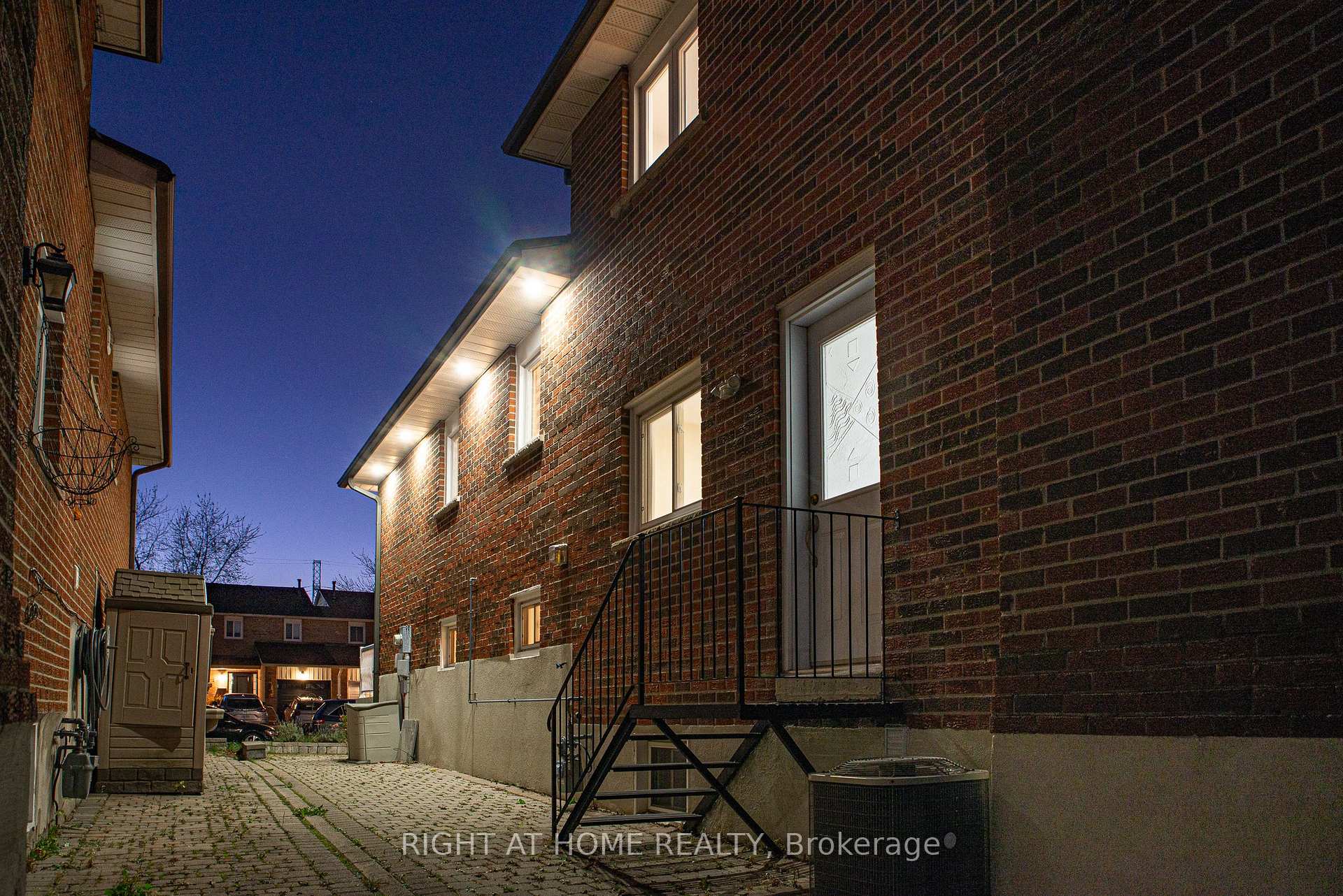 Photo 7 of 71 Agincourt Road, Vaughan, West Woodbridge — HOMEH