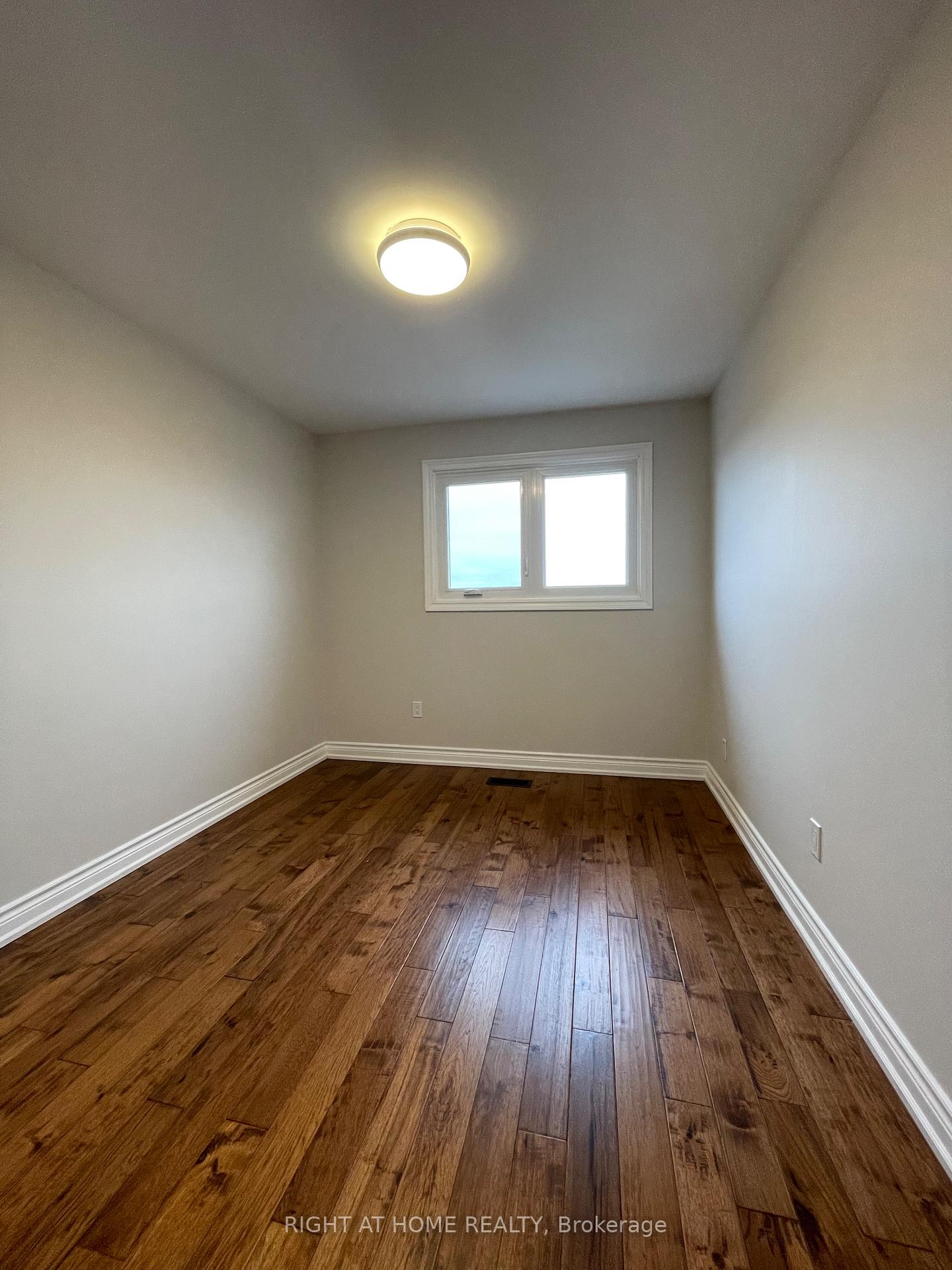 Photo 15 of 71 Agincourt Road, Vaughan, West Woodbridge — HOMEH