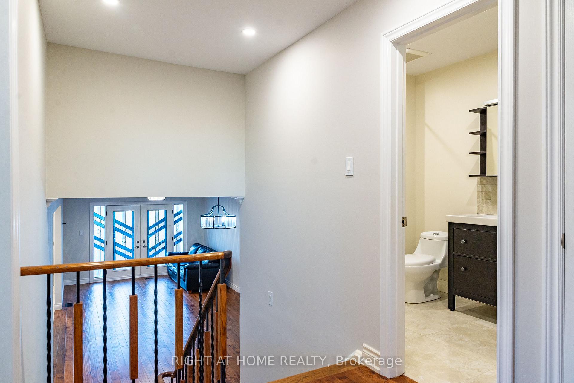 Photo 23 of 71 Agincourt Road, Vaughan, West Woodbridge — HOMEH