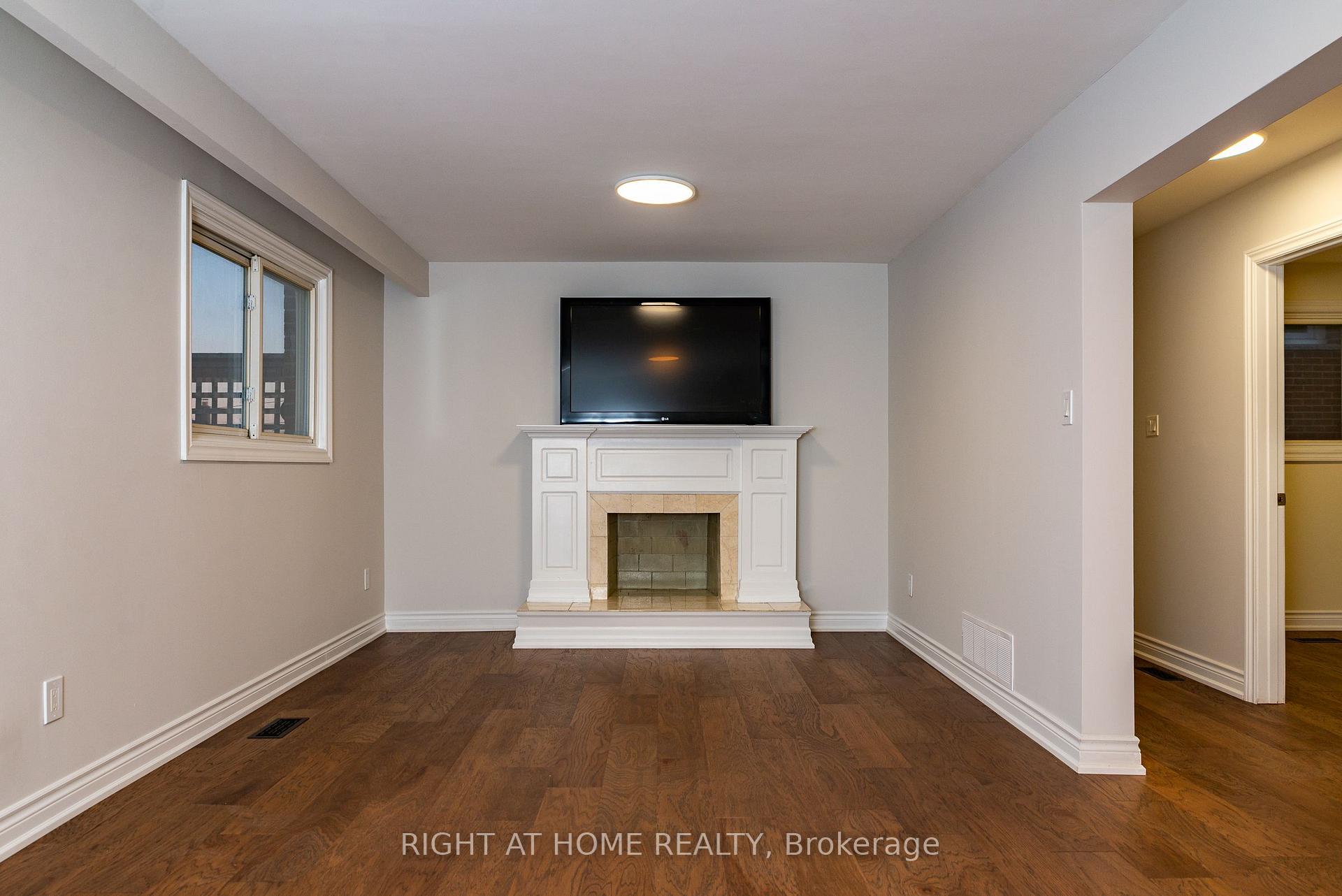 Photo 26 of 71 Agincourt Road, Vaughan, West Woodbridge — HOMEH