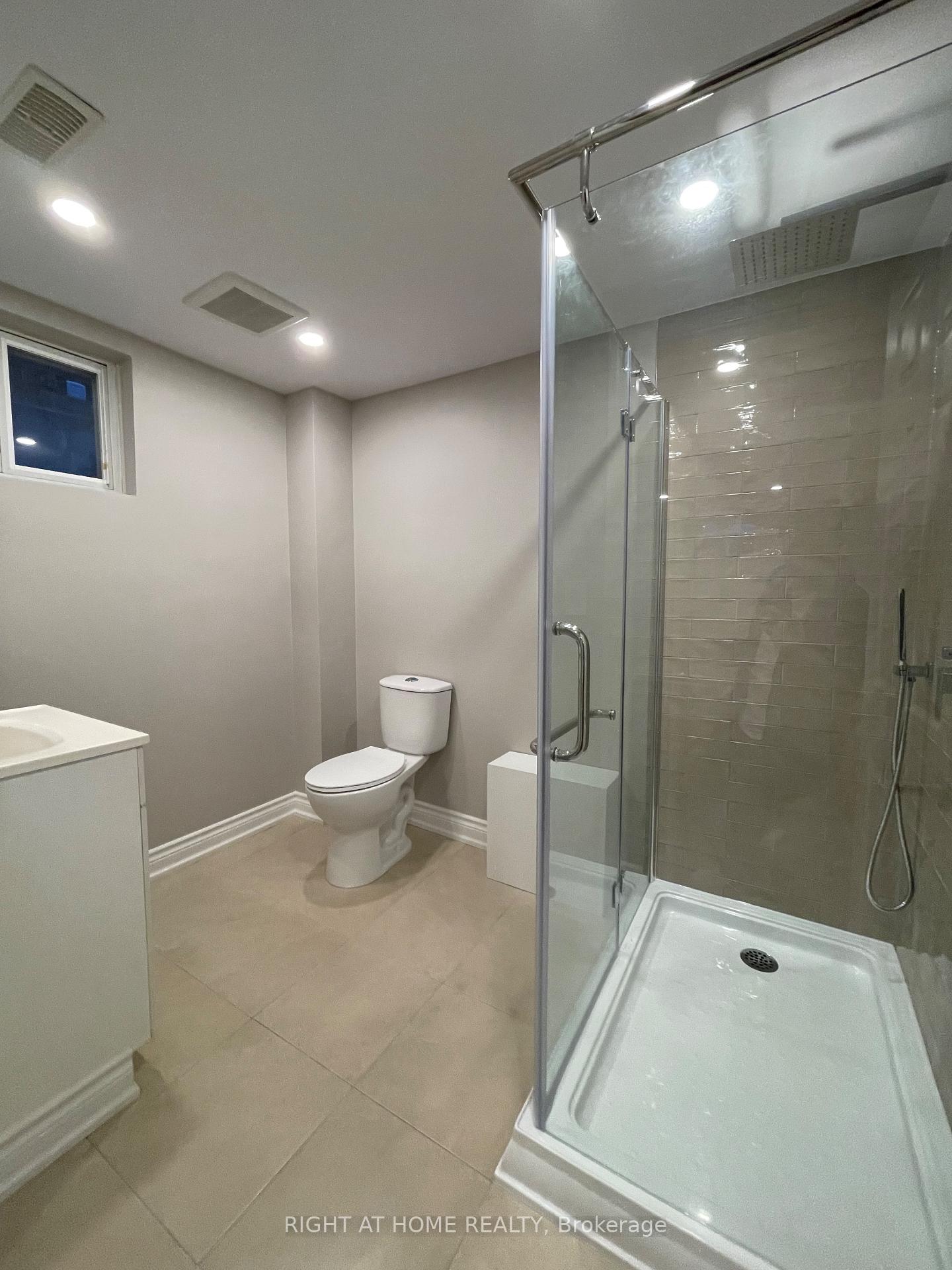 Photo 22 of 71 Agincourt Road, Vaughan, West Woodbridge — HOMEH
