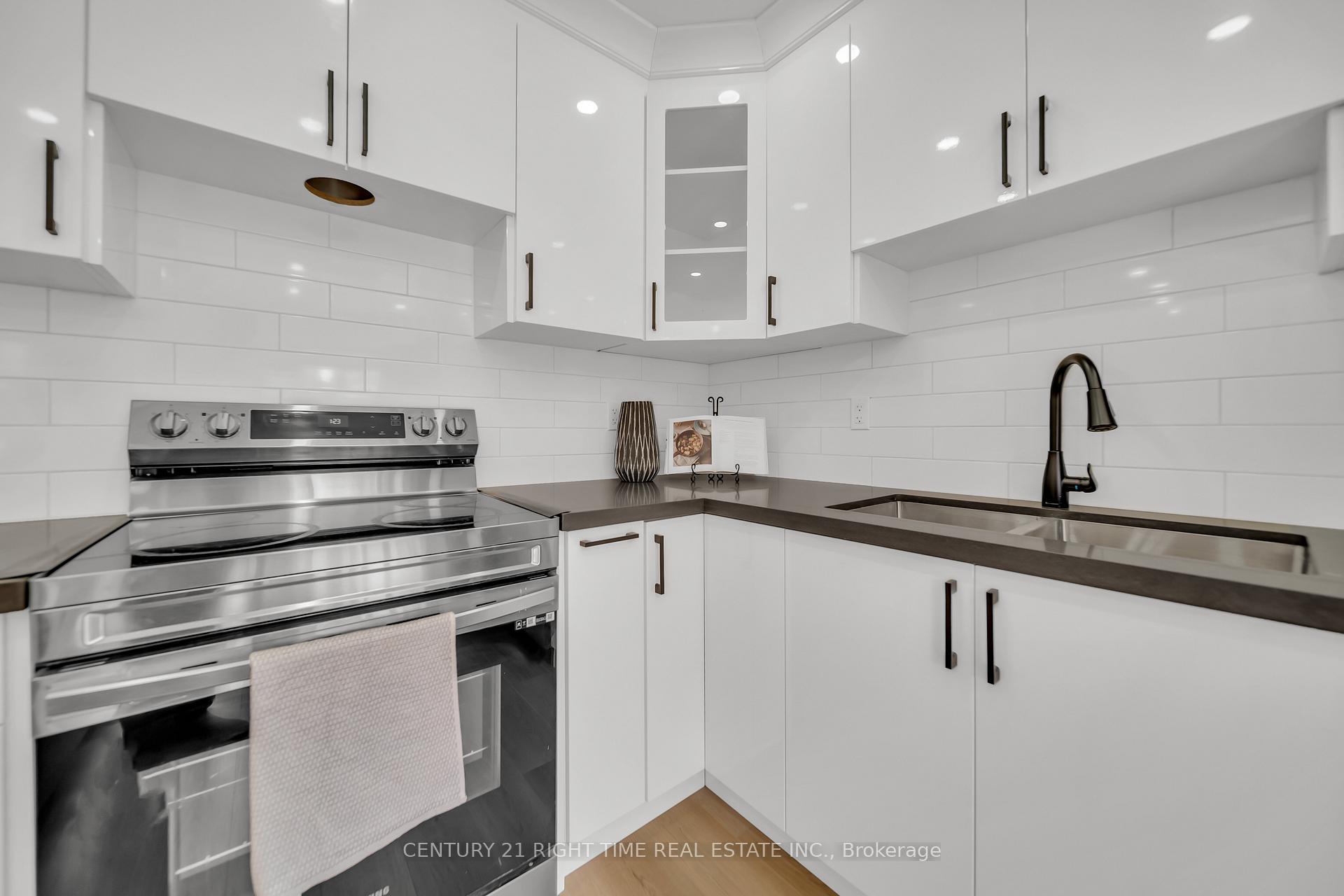 Photo 2 of 265 Pineglen Crescent, Kitchener — HOMEH