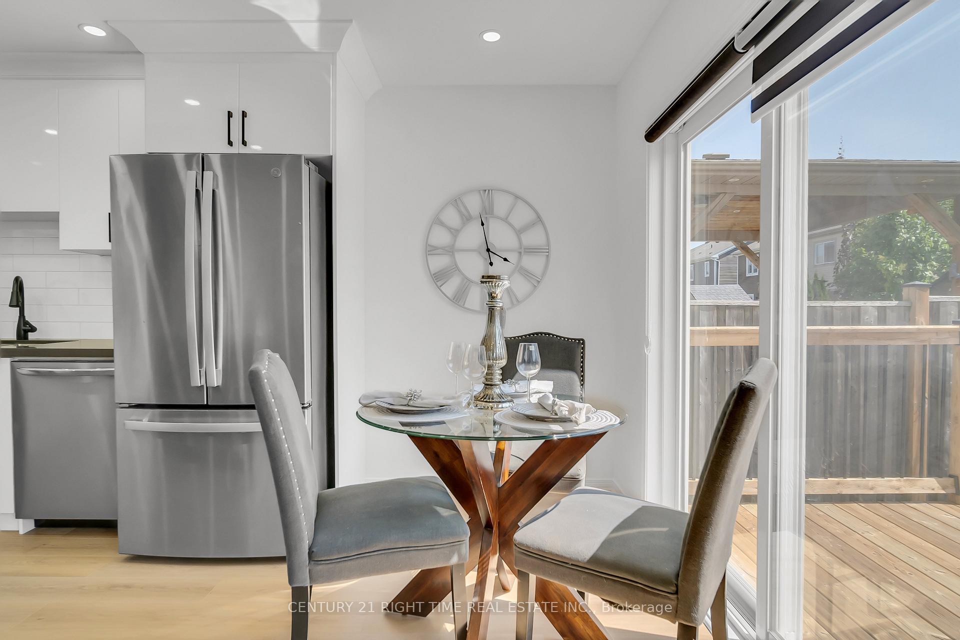 Photo 10 of 265 Pineglen Crescent, Kitchener — HOMEH