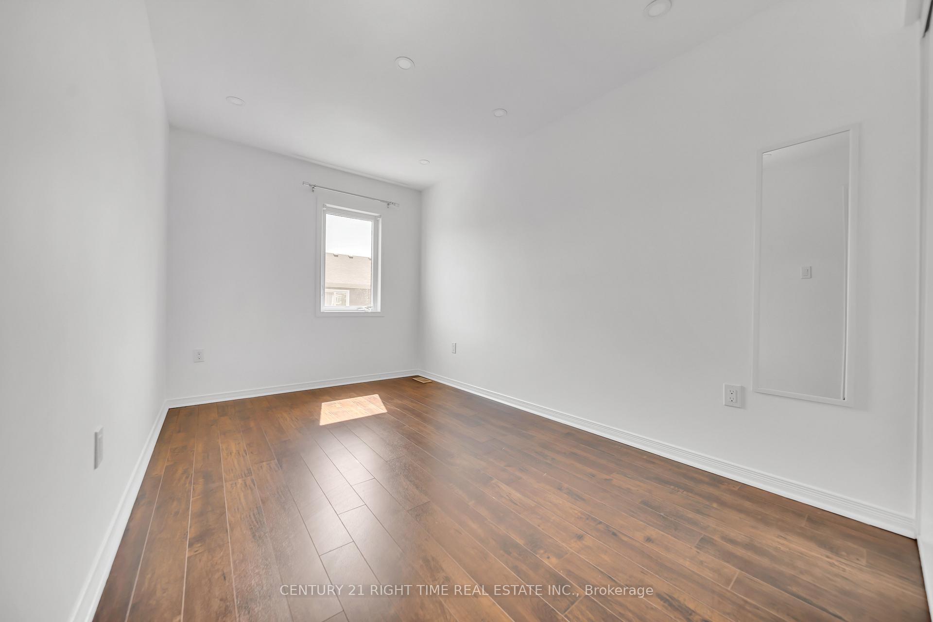 Photo 16 of 265 Pineglen Crescent, Kitchener — HOMEH