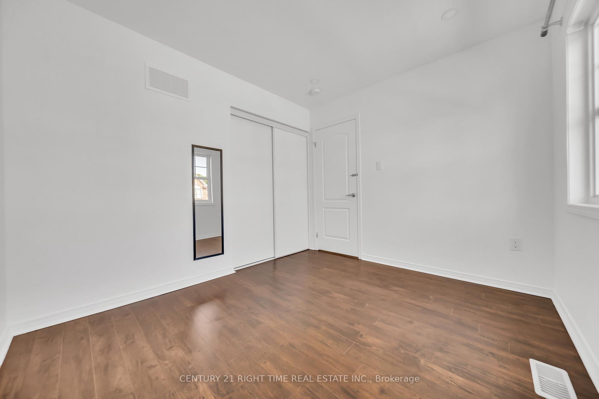 Photo 15 of 265 Pineglen Crescent, Kitchener — HOMEH