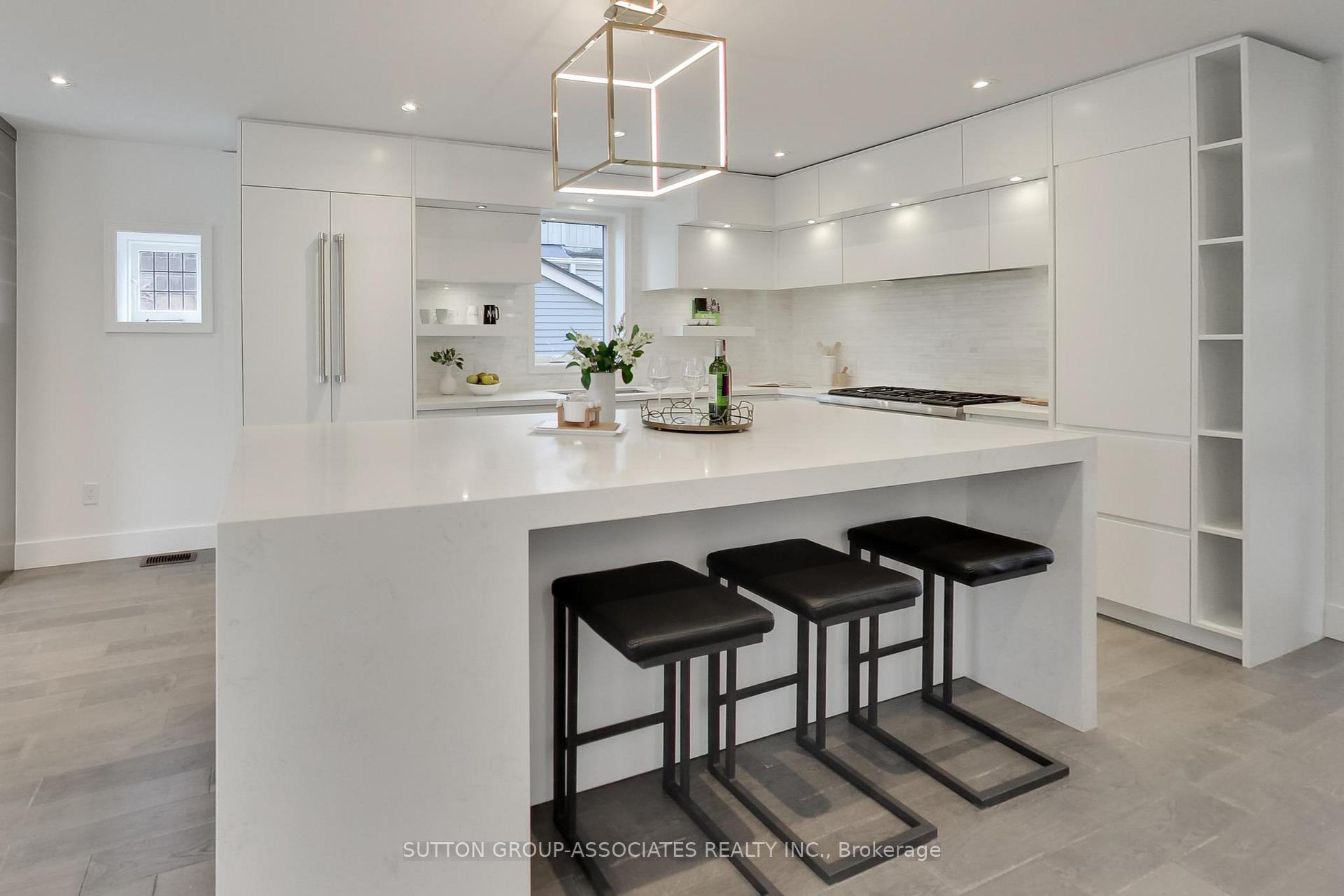 Photo 13 of 302 Winona Drive, Toronto, Oakwood Village — HOMEH