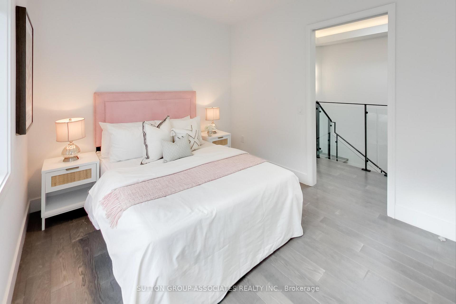 Photo 16 of 302 Winona Drive, Toronto, Oakwood Village — HOMEH
