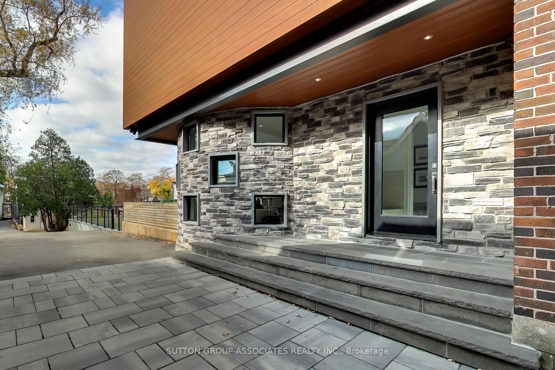 Photo 26 of 302 Winona Drive, Toronto, Oakwood Village — HOMEH