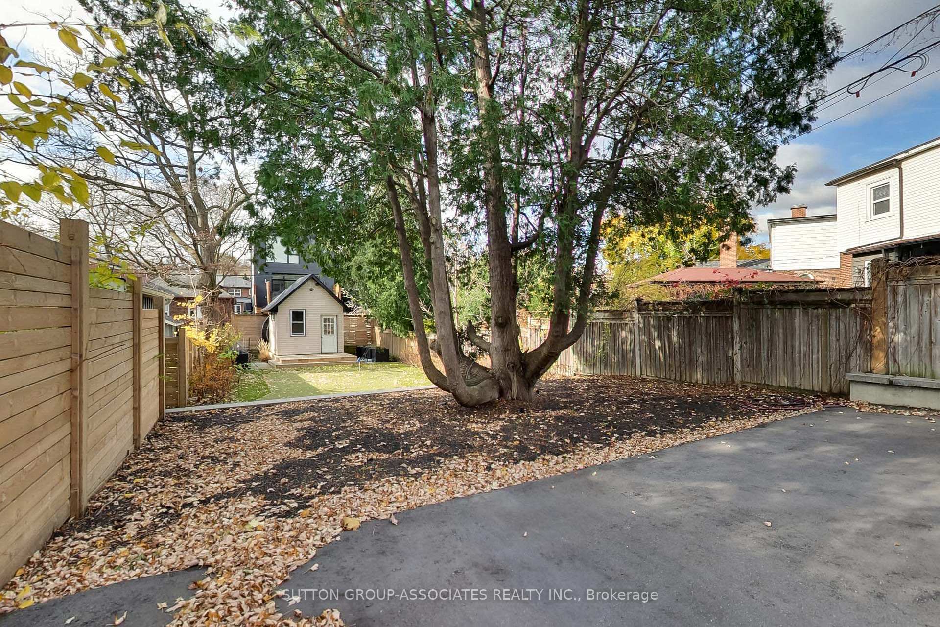 Photo 31 of 302 Winona Drive, Toronto, Oakwood Village — HOMEH