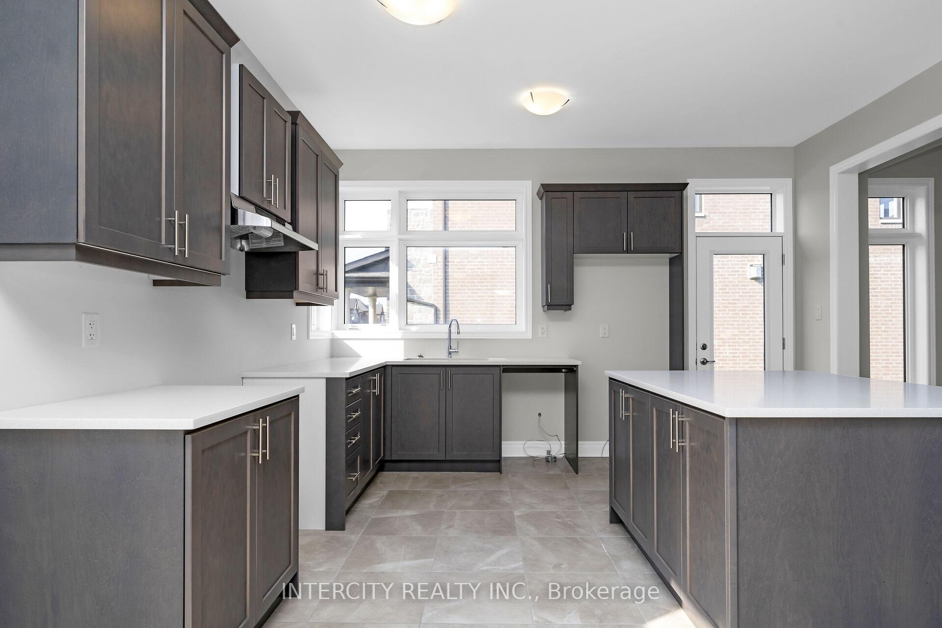 Photo 13 of 29 Kessler Drive, Brampton, Sandringham-Wellington North — HOMEH