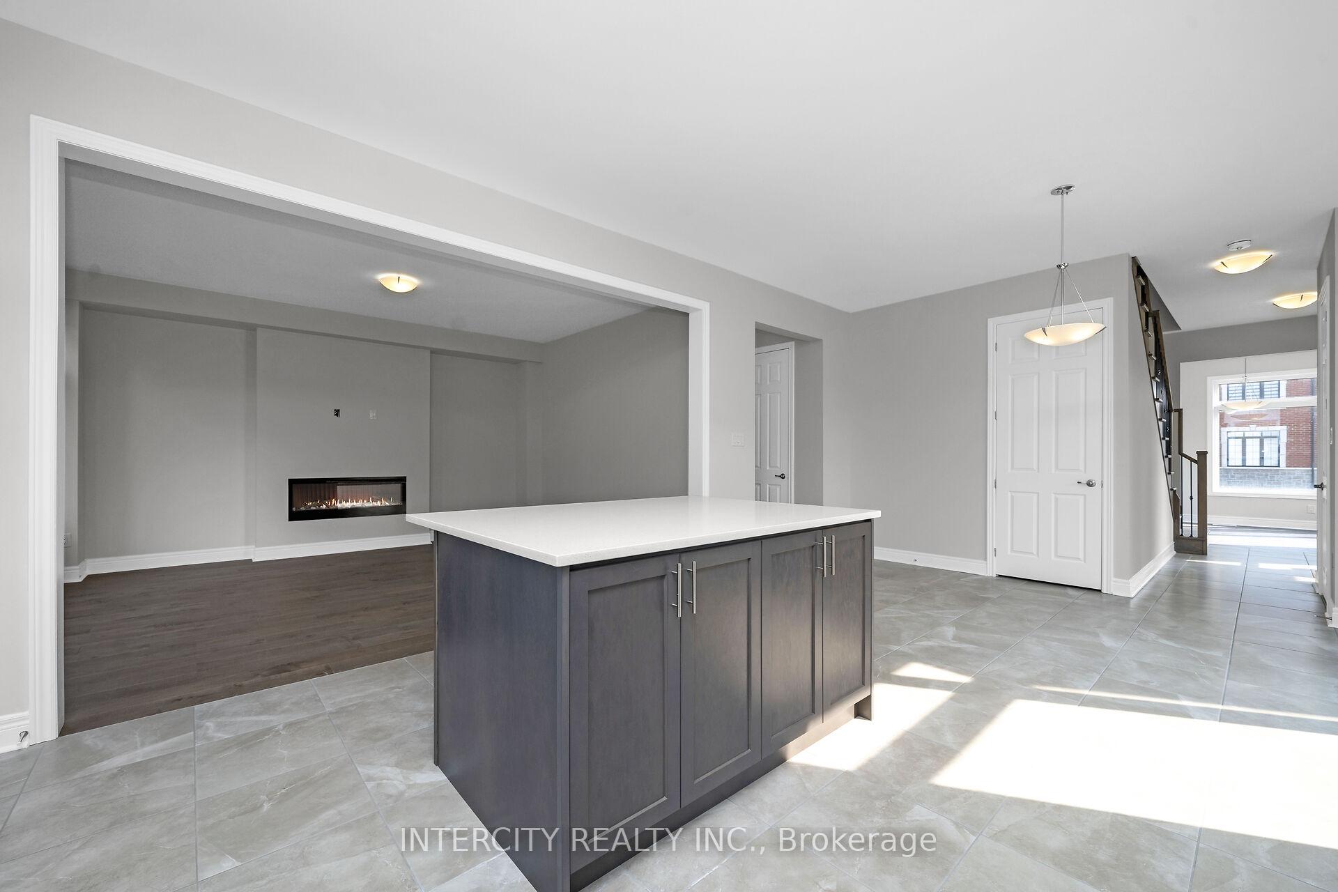 Photo 11 of 29 Kessler Drive, Brampton, Sandringham-Wellington North — HOMEH
