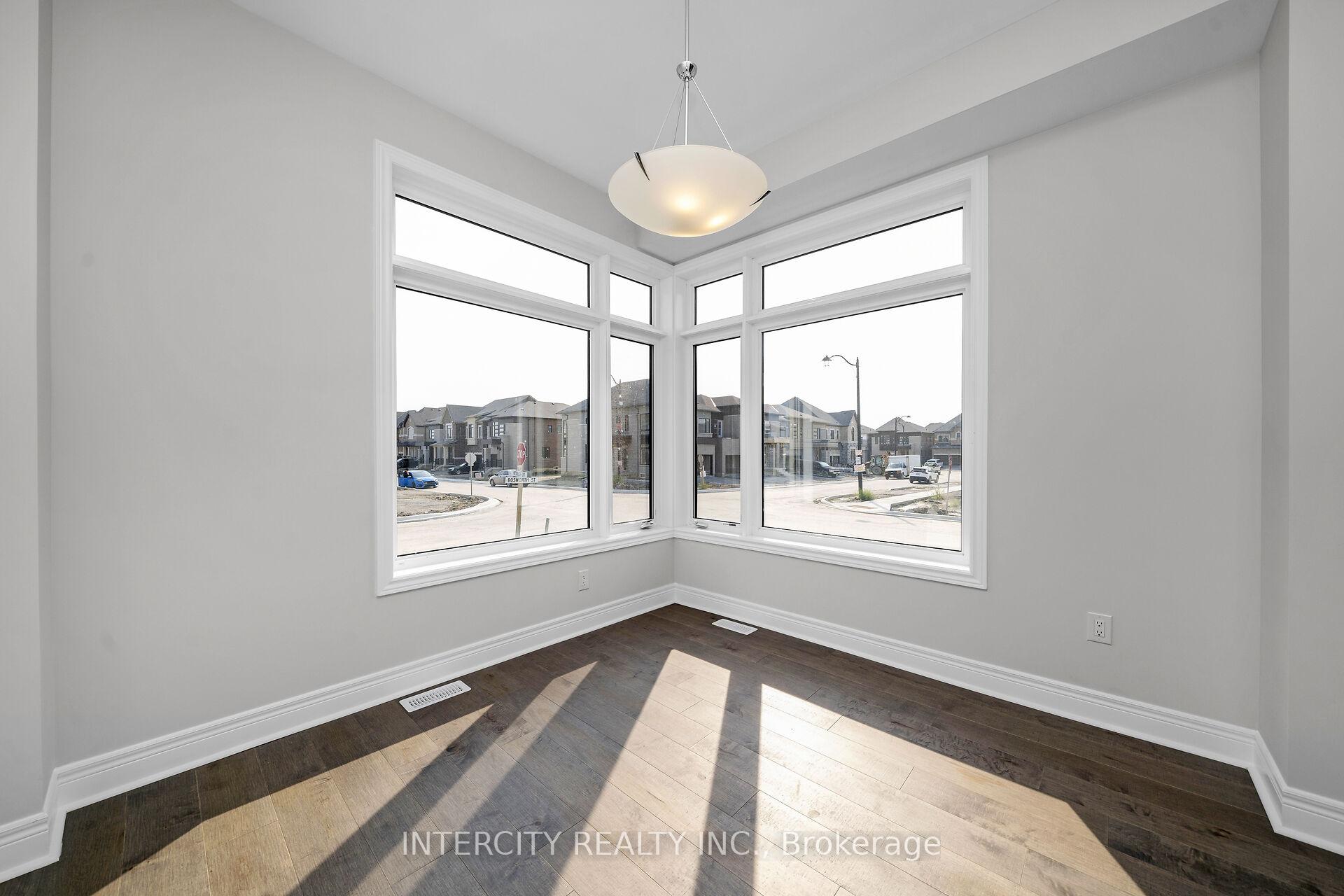 Photo 6 of 29 Kessler Drive, Brampton, Sandringham-Wellington North — HOMEH
